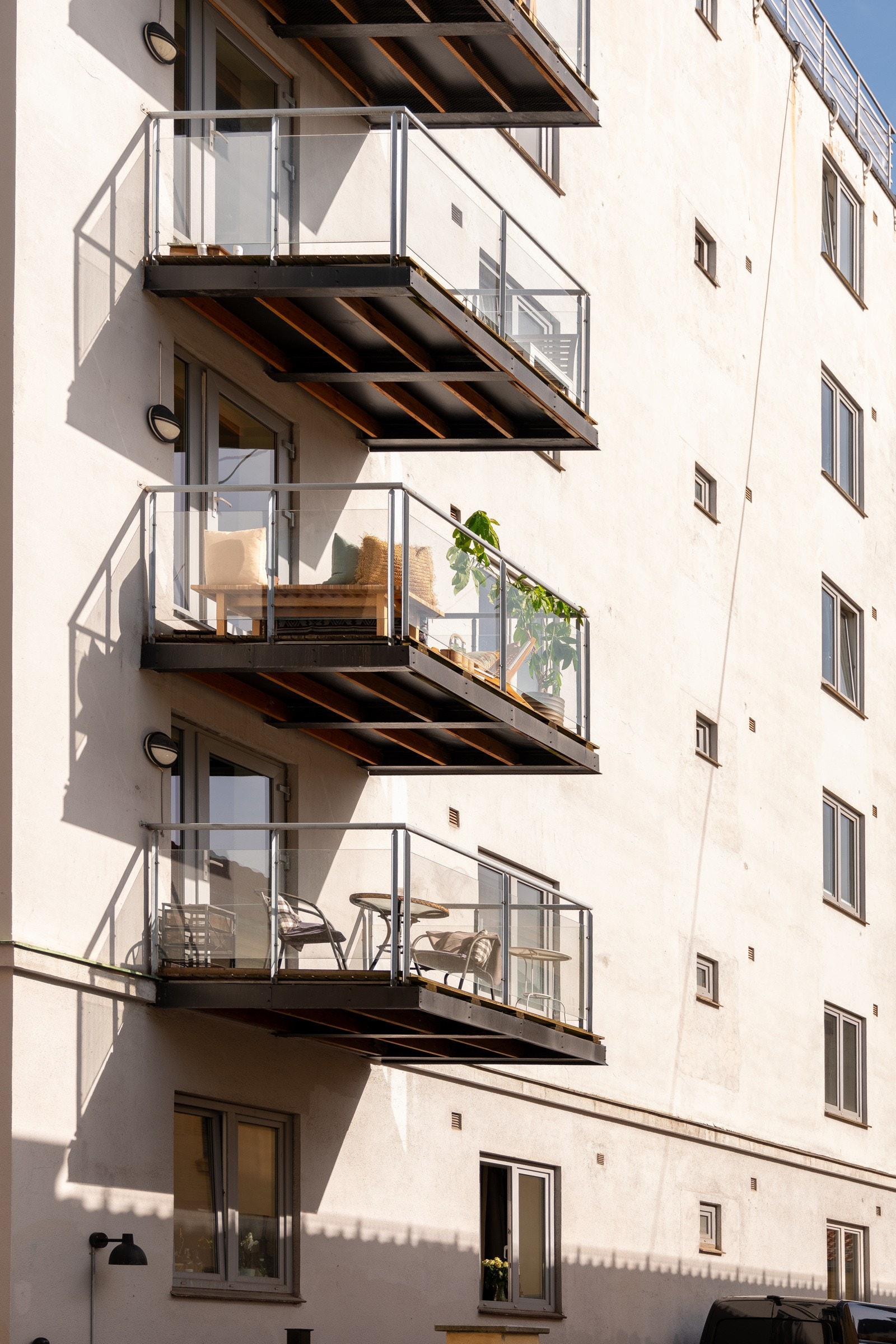 I nærområdet har du godt tilbud av kollektivtransport, dagligvare, handlegater, restauranter, barer og mye mer. Galleribilde