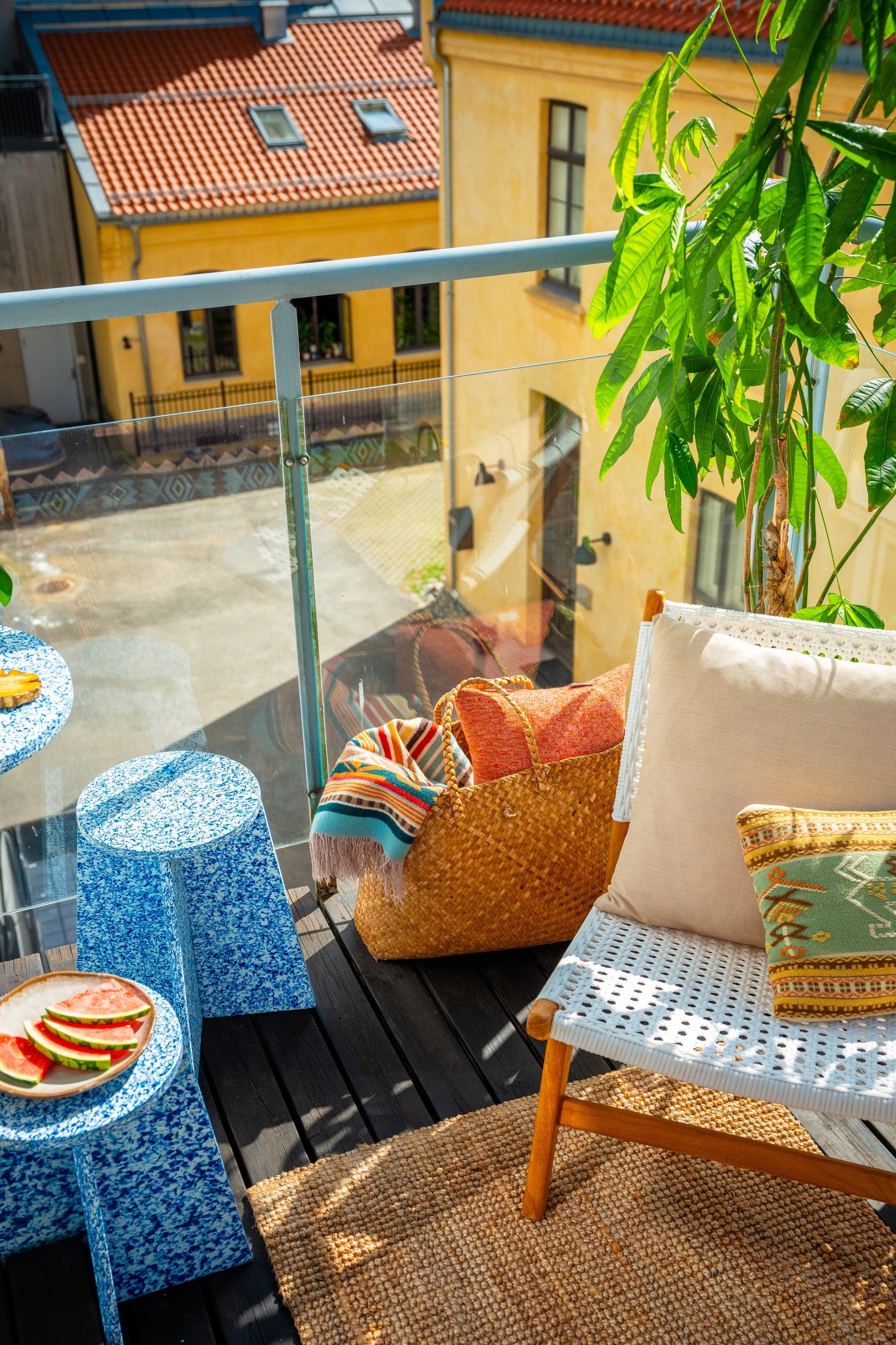 Det er plass til utemøblement med f.eks. sittegruppe, bord, beplantning m.m. Galleribilde