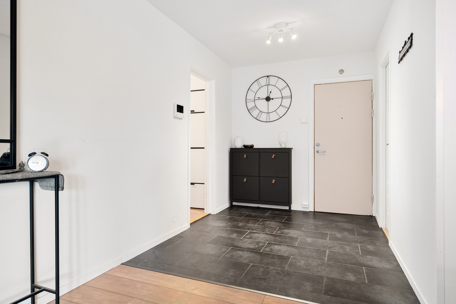 Leiligheten har en innvendig bod samt en bod i kjeller. Galleribilde