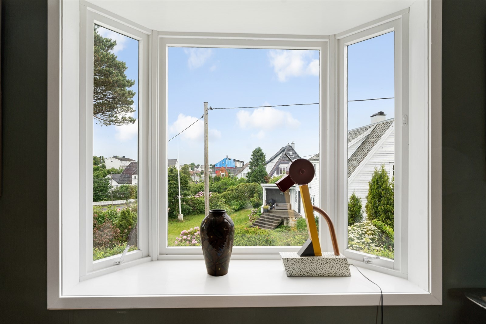 Boligen ligger fritt og fint til. Galleribilde