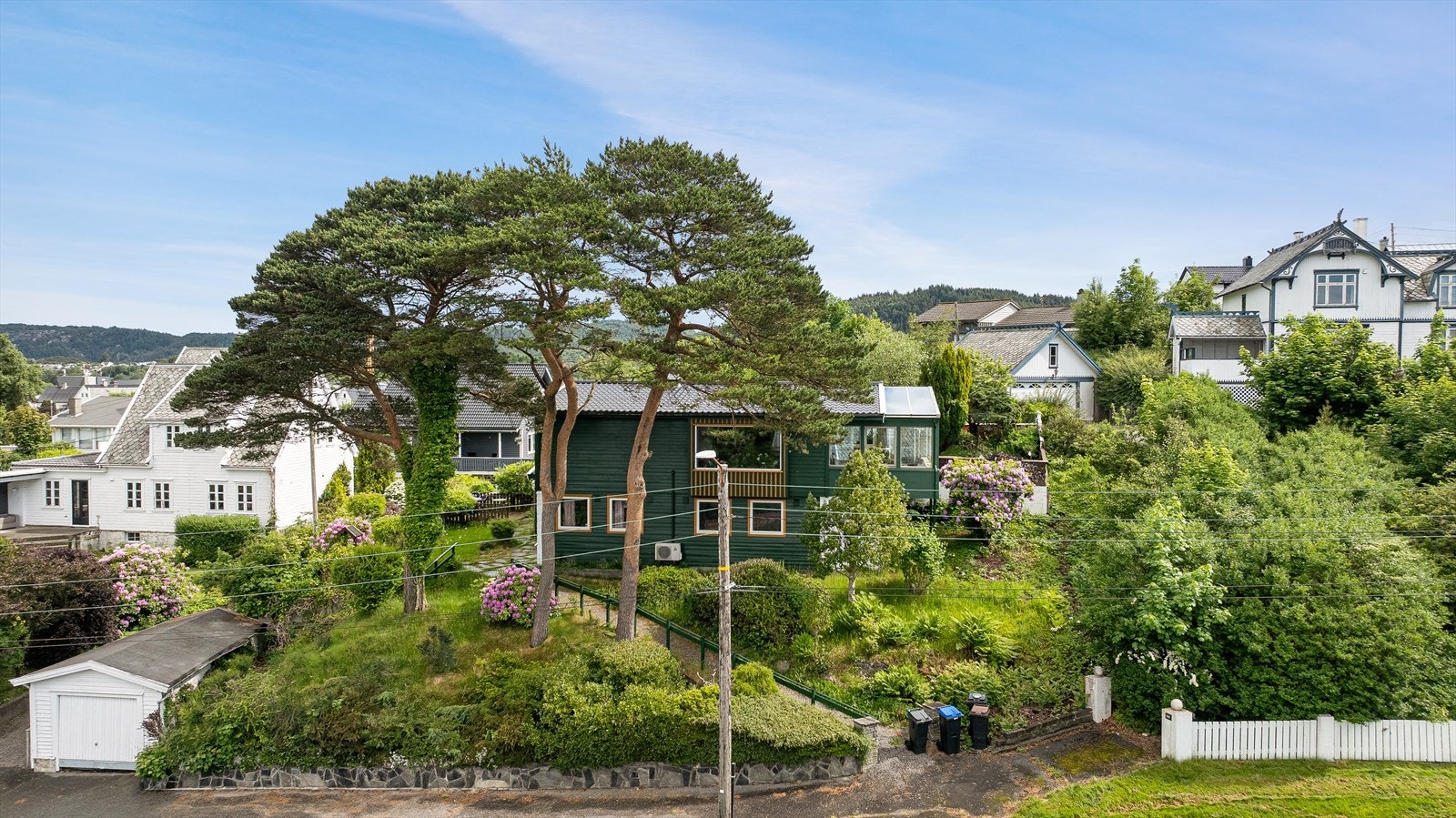 Meget attraktiv og sentral beliggenhet i Solvang-området. Her har du gangavstand til "alt" du trenger. Galleribilde