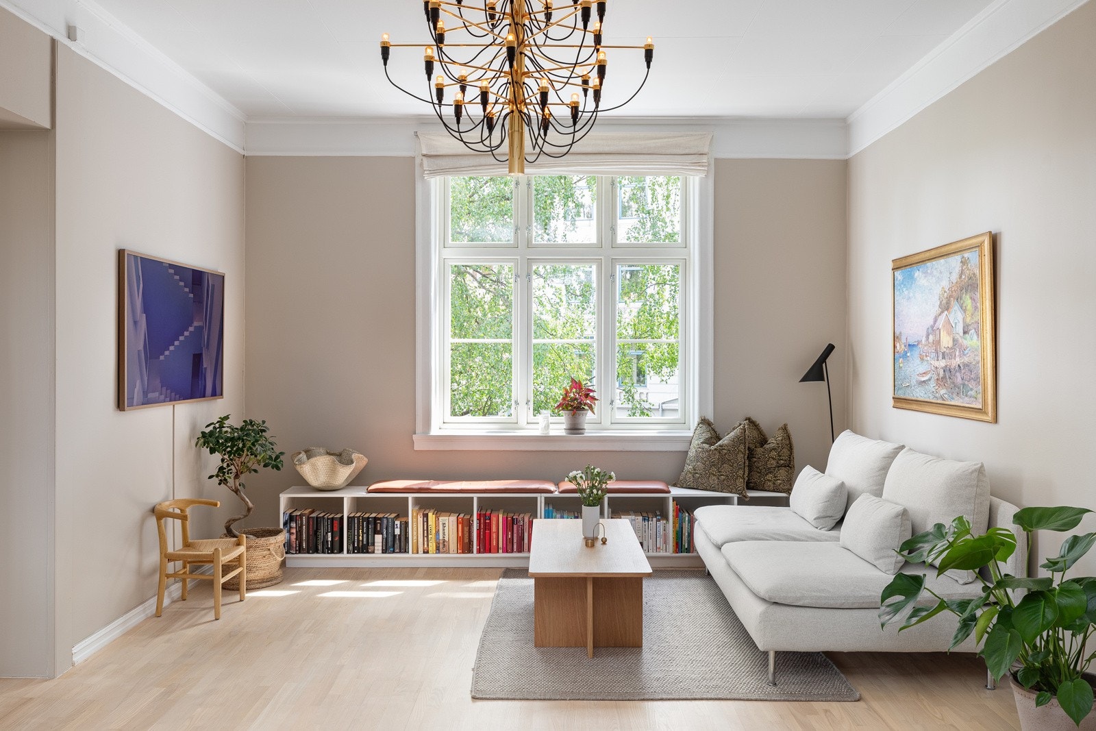 En sjarmerende 4-roms hjørneleilighet beliggende i populære Lindern Hageby Galleribilde