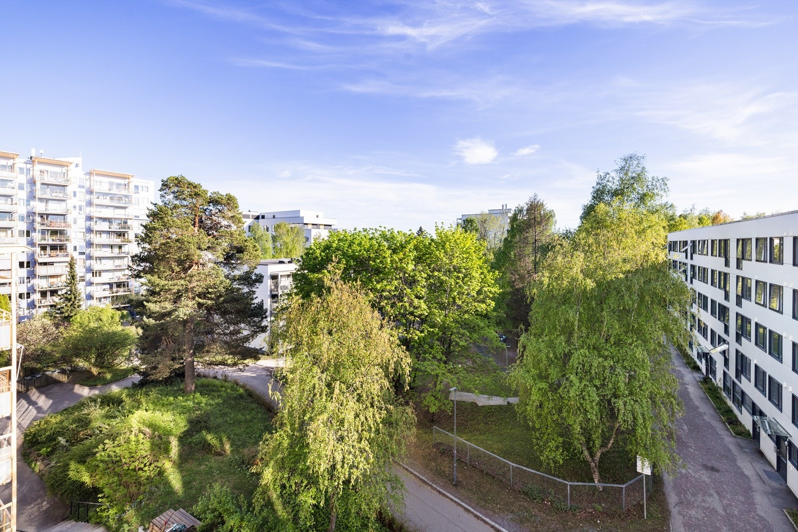 Utsikt fra leilighetens balkong Galleribilde