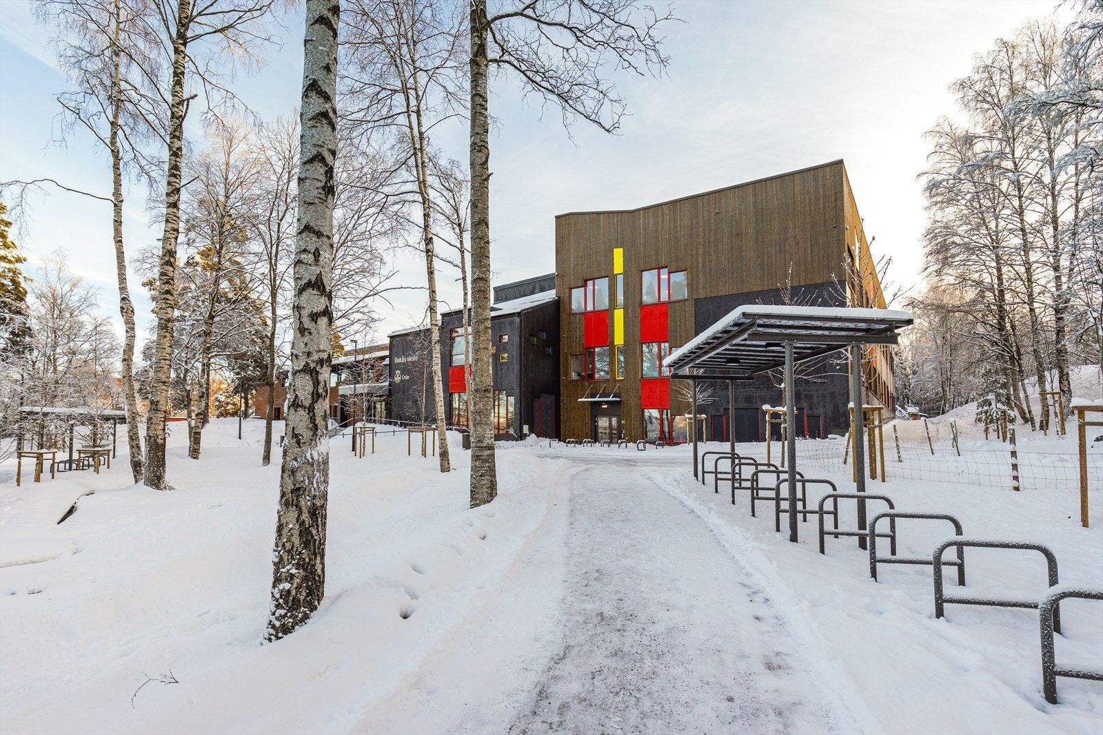 Nye Bakås skole sto klar sommeren 2022. Galleribilde