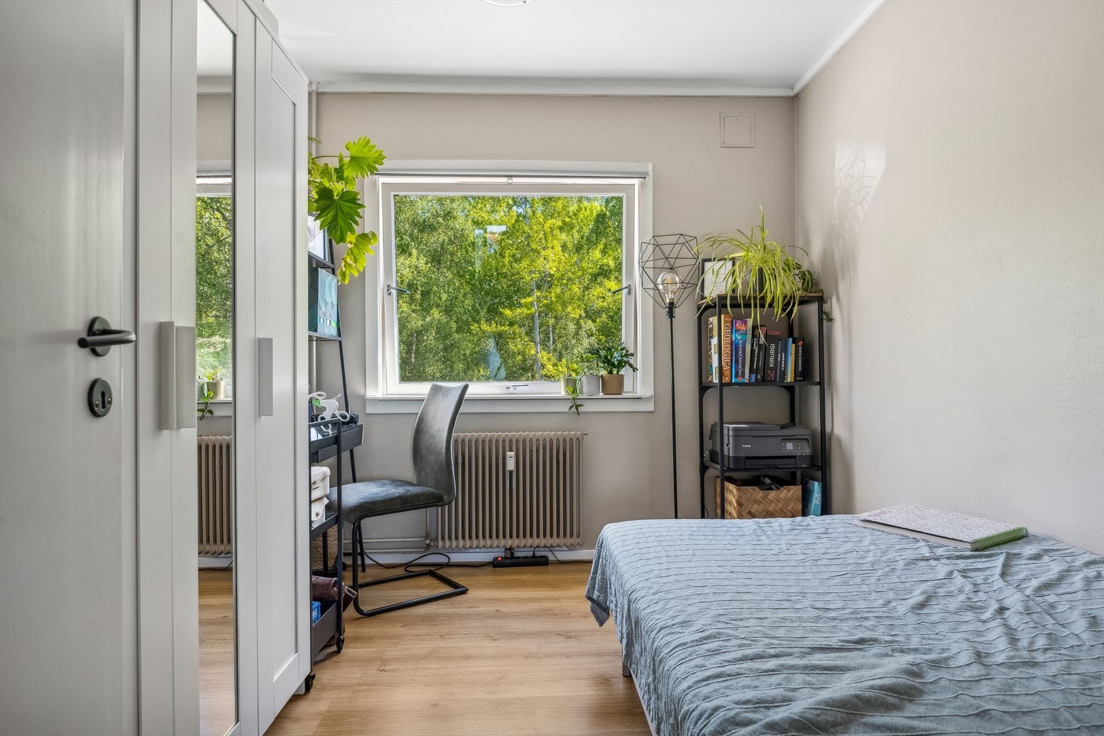 Soverom nr. 2 benyttes i dag som gjesterom og kontor. Galleribilde