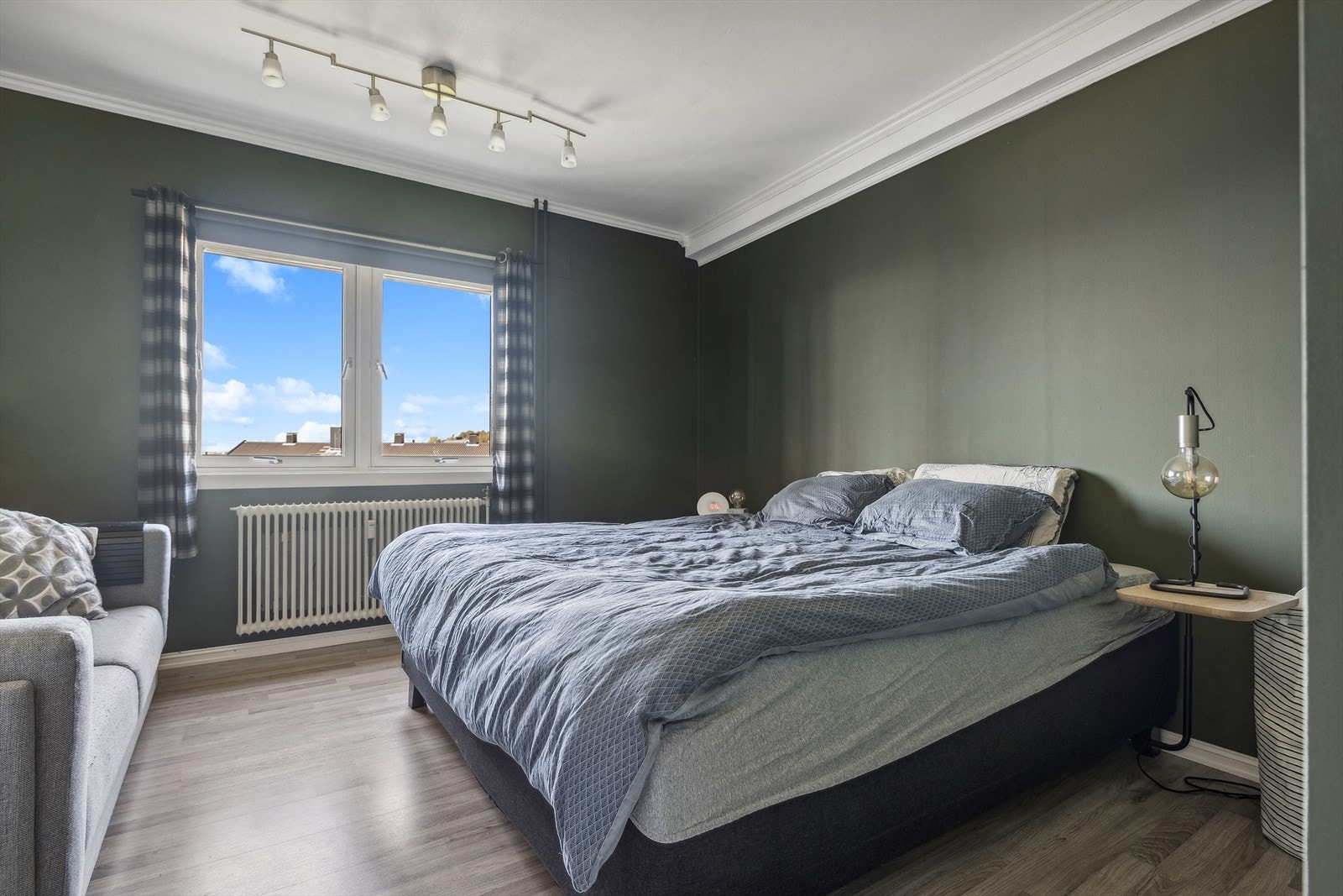 Leiligheten byr på to romslige soverom. Galleribilde
