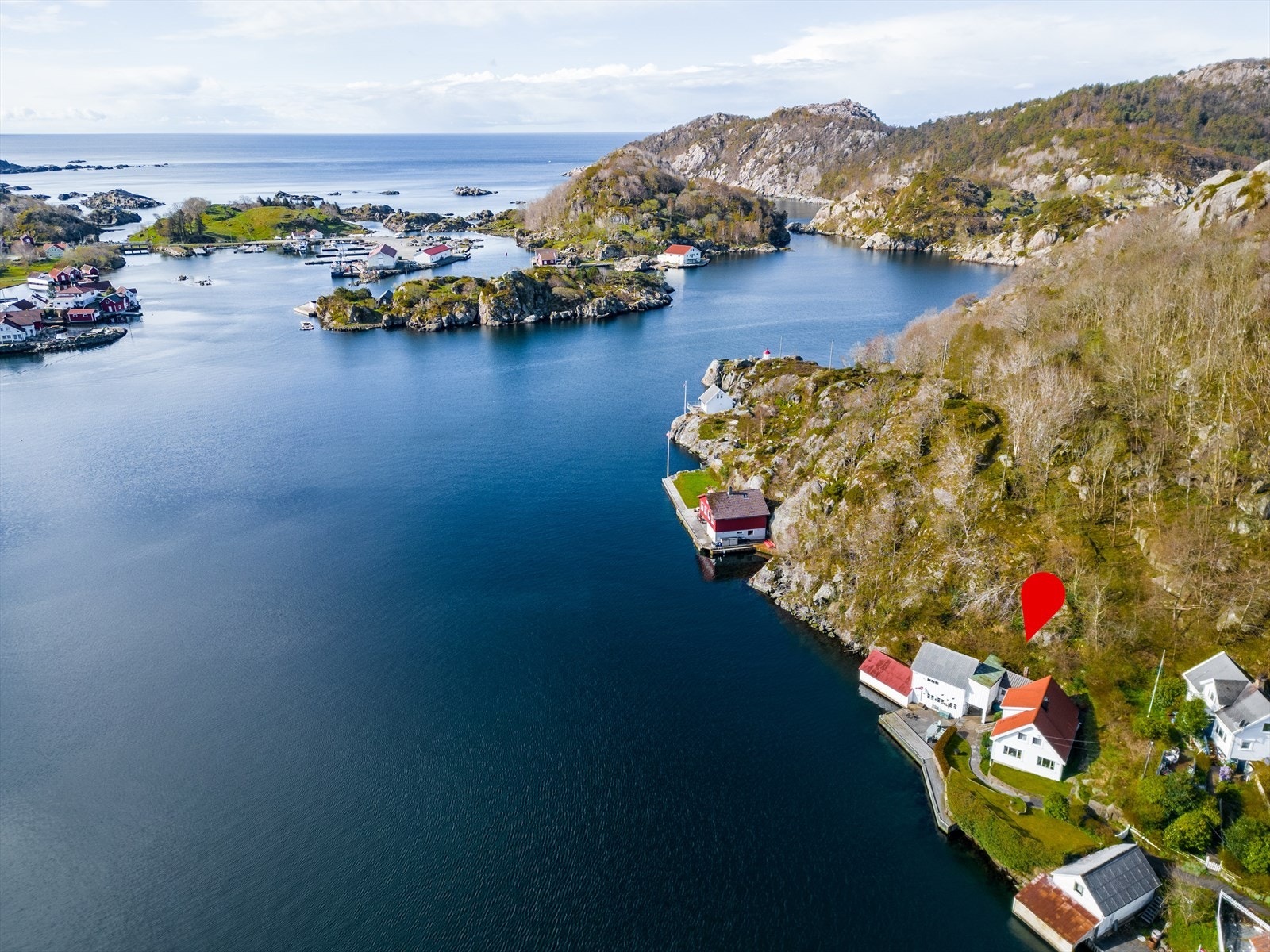 Hidra er et populært feriested som byr på unike turområder og rekreasjonsmuligheter. Galleribilde