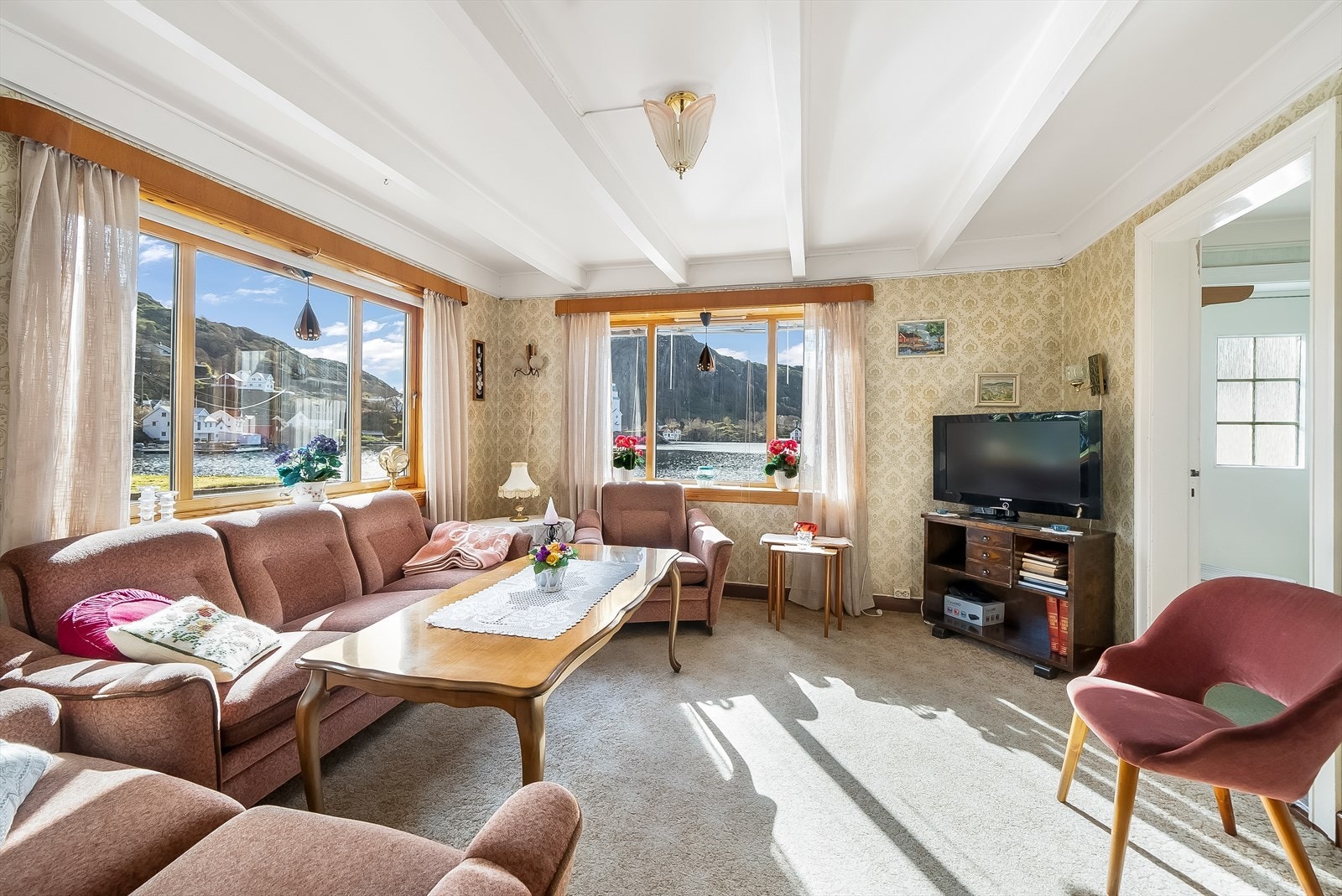 I boligen er det i alt 3 stuer. Galleribilde