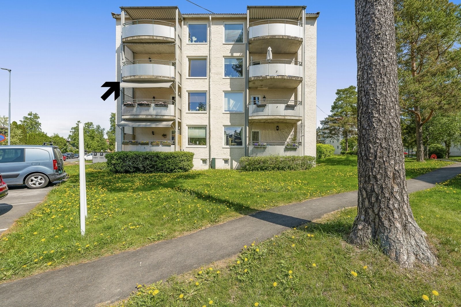 Her bor du godt i et veldrevet borettslag nær "alt" du måtte trenge i hverdagen. Galleribilde