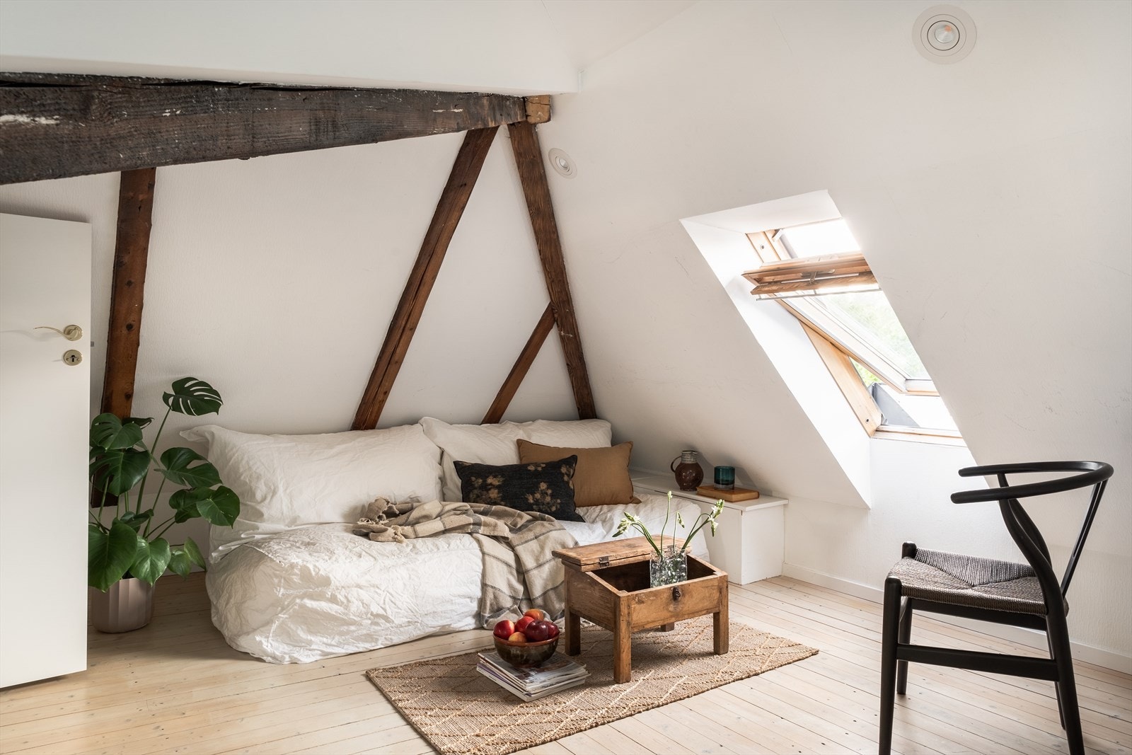 Alkove i 4. etasje med plass til sofa eller øvrig møblement Galleribilde