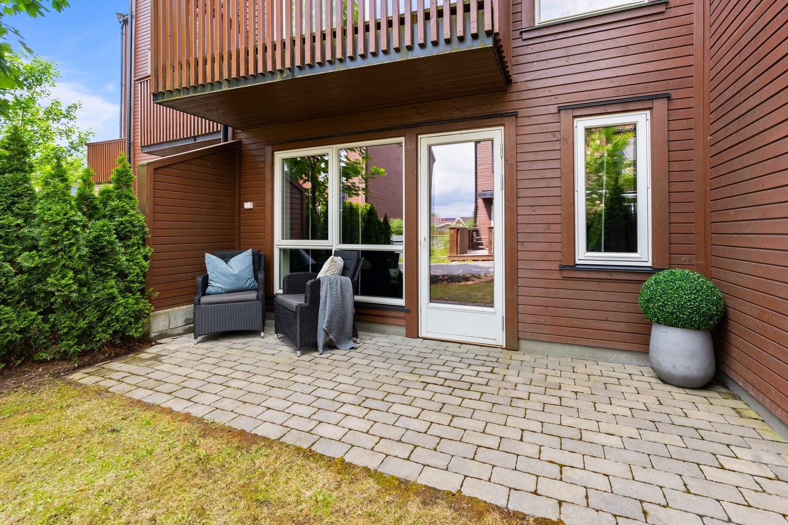 Uteplassen er delvis overbygget. Galleribilde