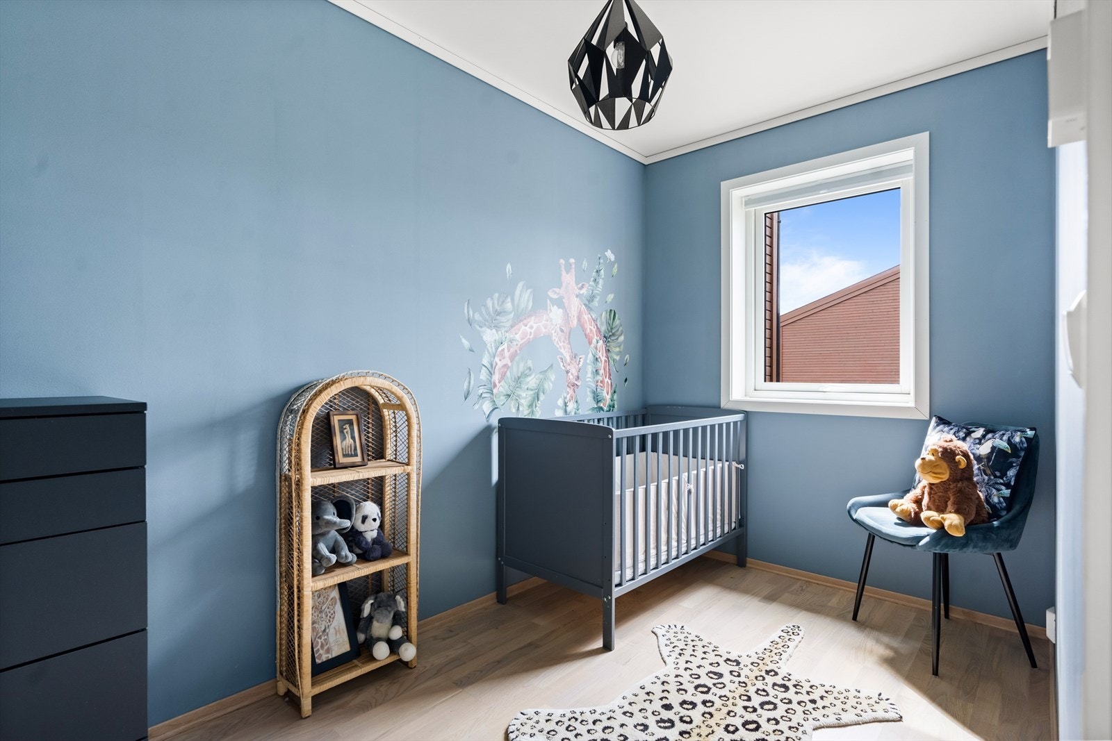 Rommene har plass til seng, nattbord, garderobe og evt. skrivebord. Galleribilde