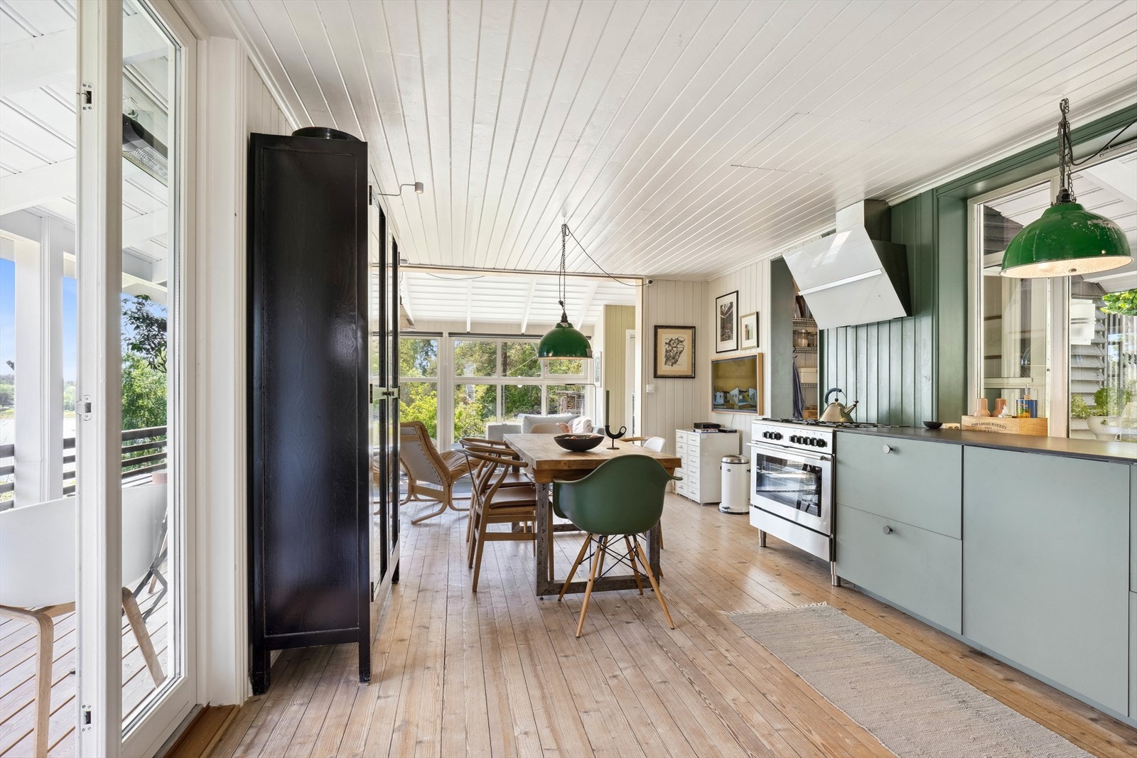 Det er en åpen og fin planløsning med ulike soner og god plass til venner og familie Galleribilde