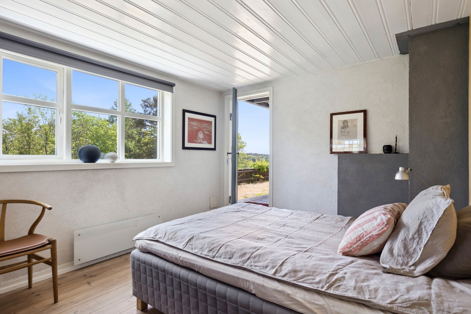 I kjelleretasjen har eier innredet et ekstra soverom. Dette rommet er kun byggemeldt som bod. Galleribilde