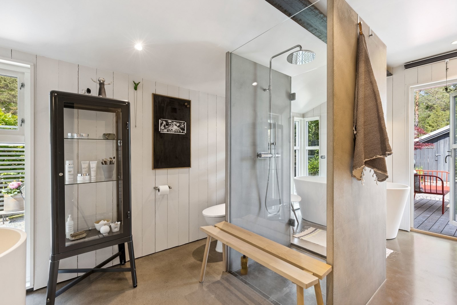 Et herlig bad/sparom som gjør starten på dagen til en fryd Galleribilde