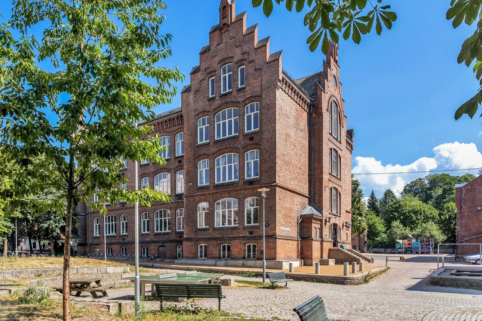 Trondheimsveien. Galleribilde