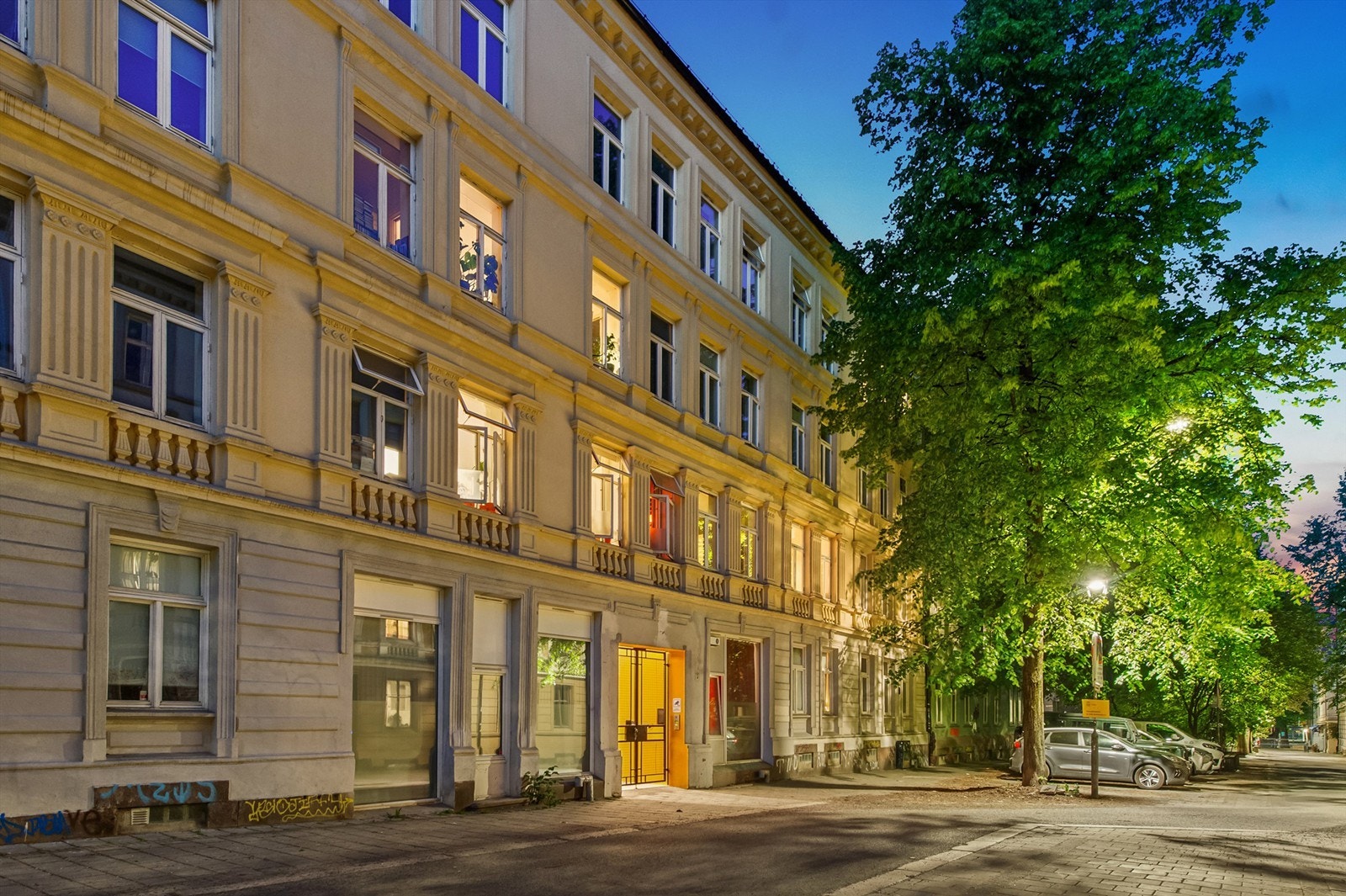 Fra Conradis gate. Galleribilde