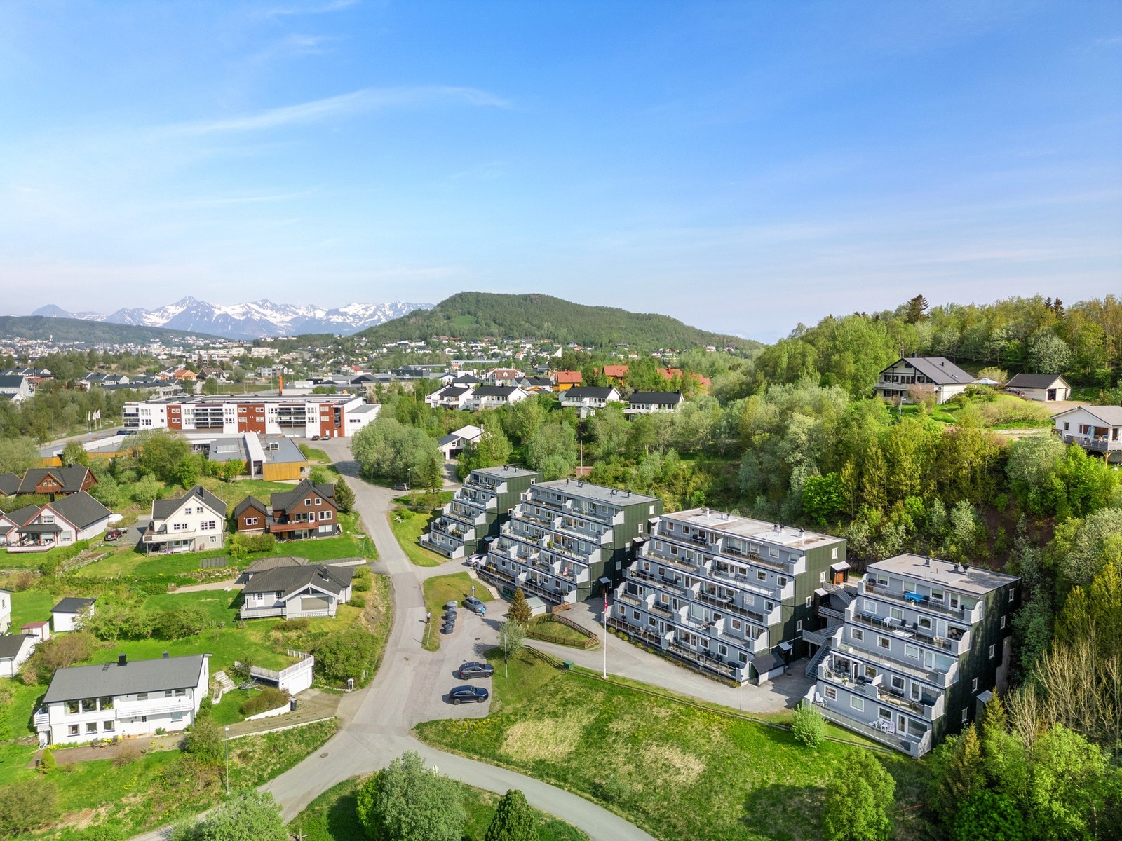 Liveien 13B: Her får du kort vei til alt du trenger i Kanebogen. Galleribilde