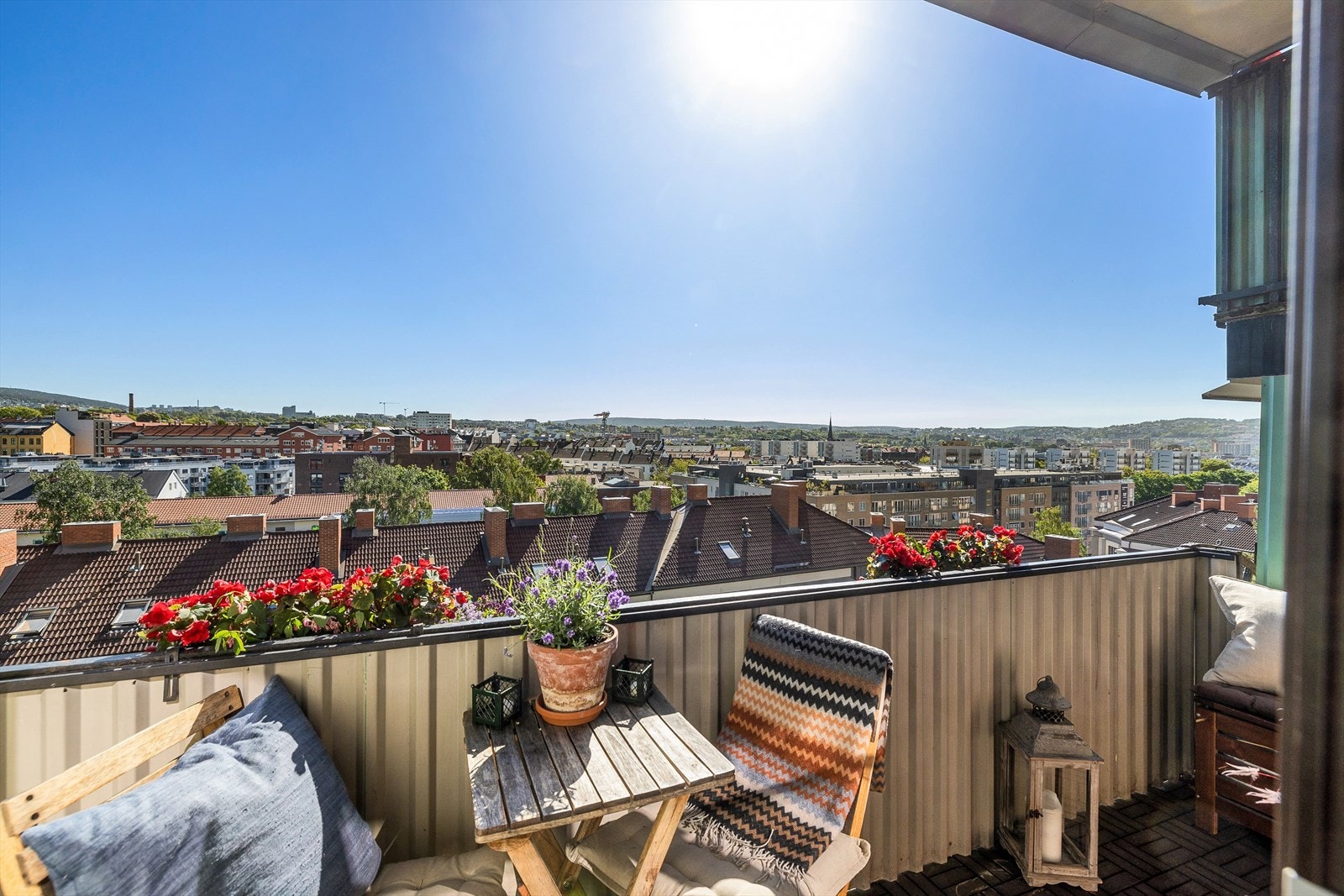 Fra stuen er det utgang til en østvendt balkong på 5,8 kvm. Galleribilde
