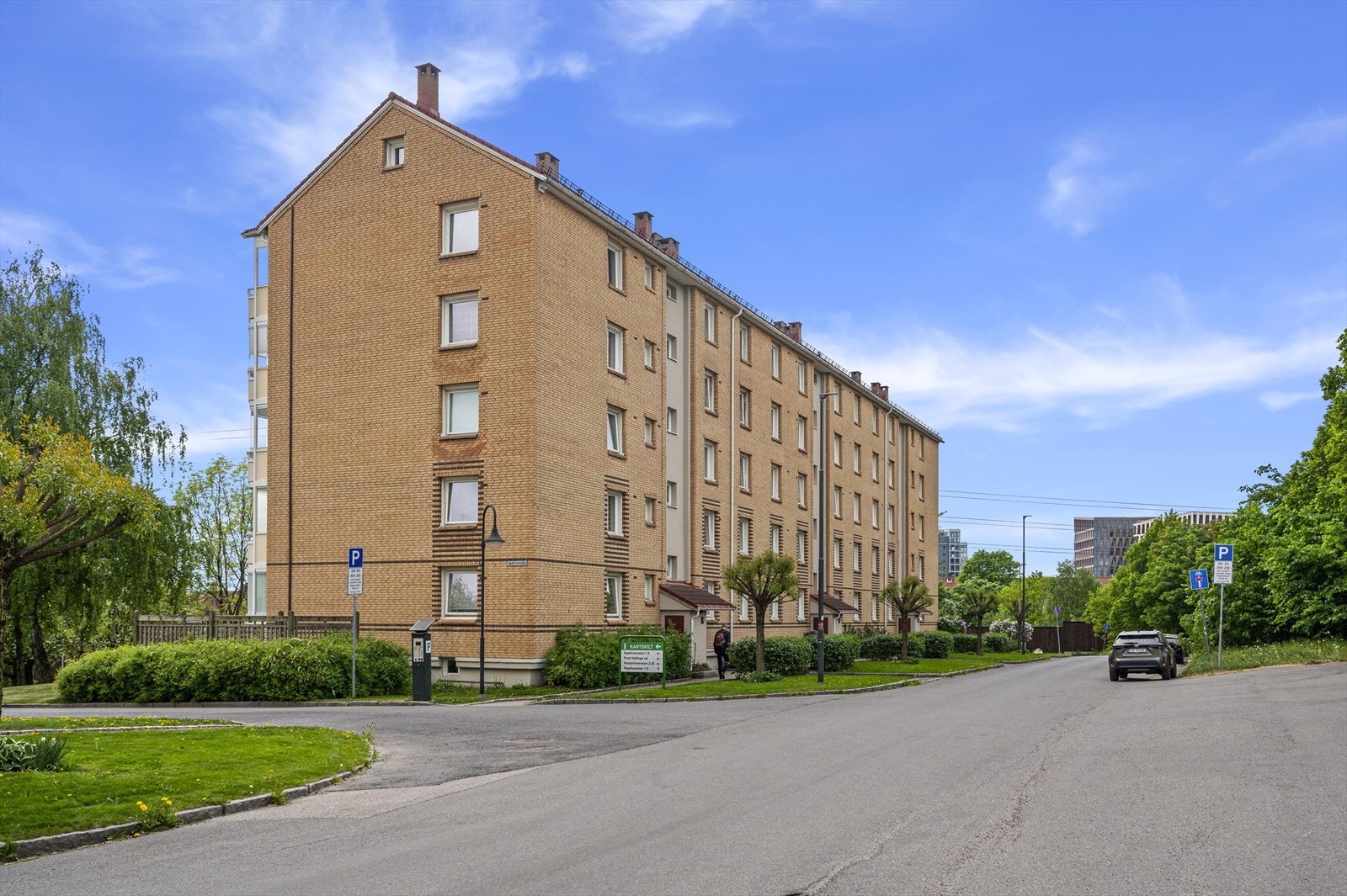 Borettslaget opererer med venteliste på parkeringsplasser og man kan stå på venteliste for flere felt Galleribilde