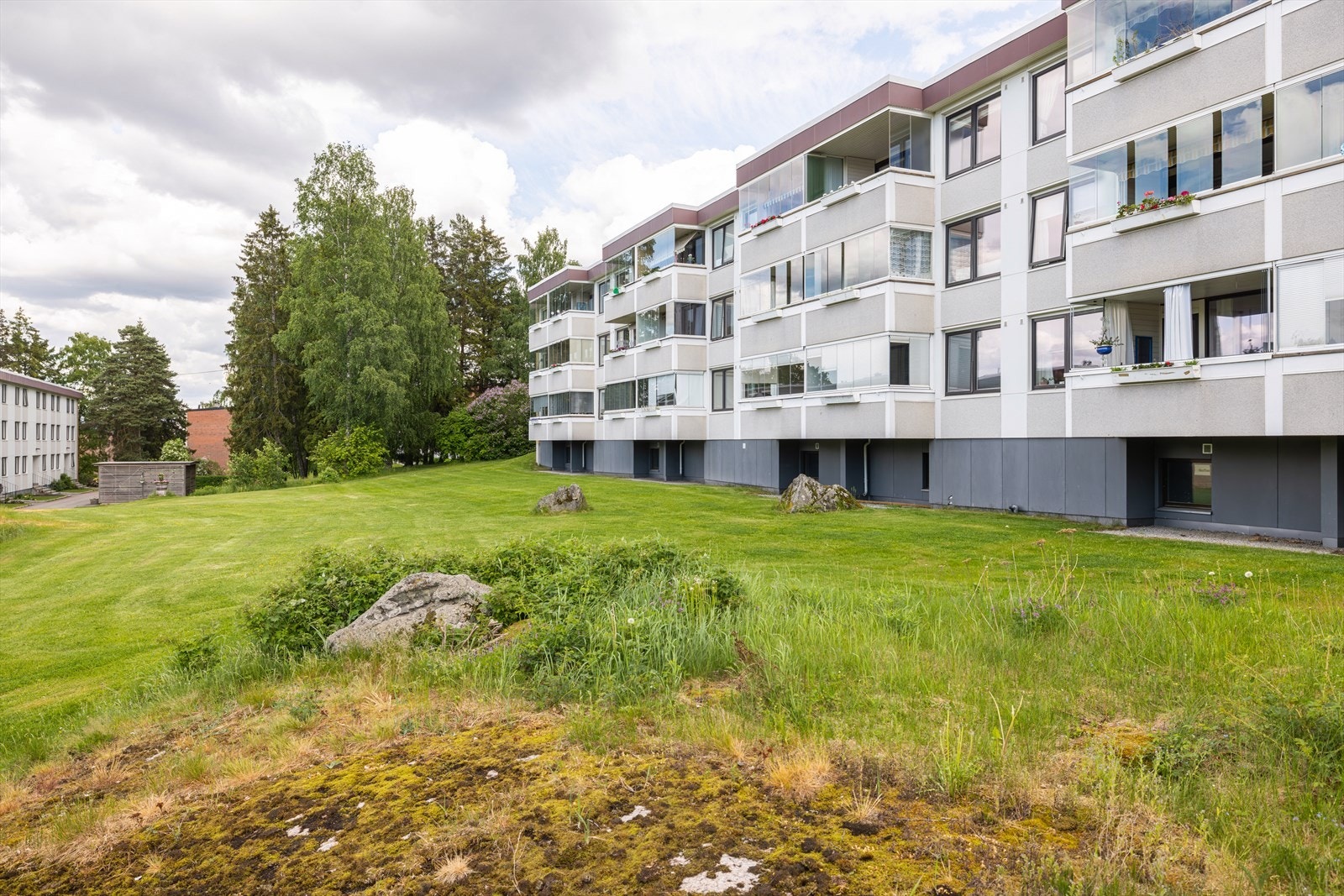 Det er store grøntarealer mellom blokkene Galleribilde