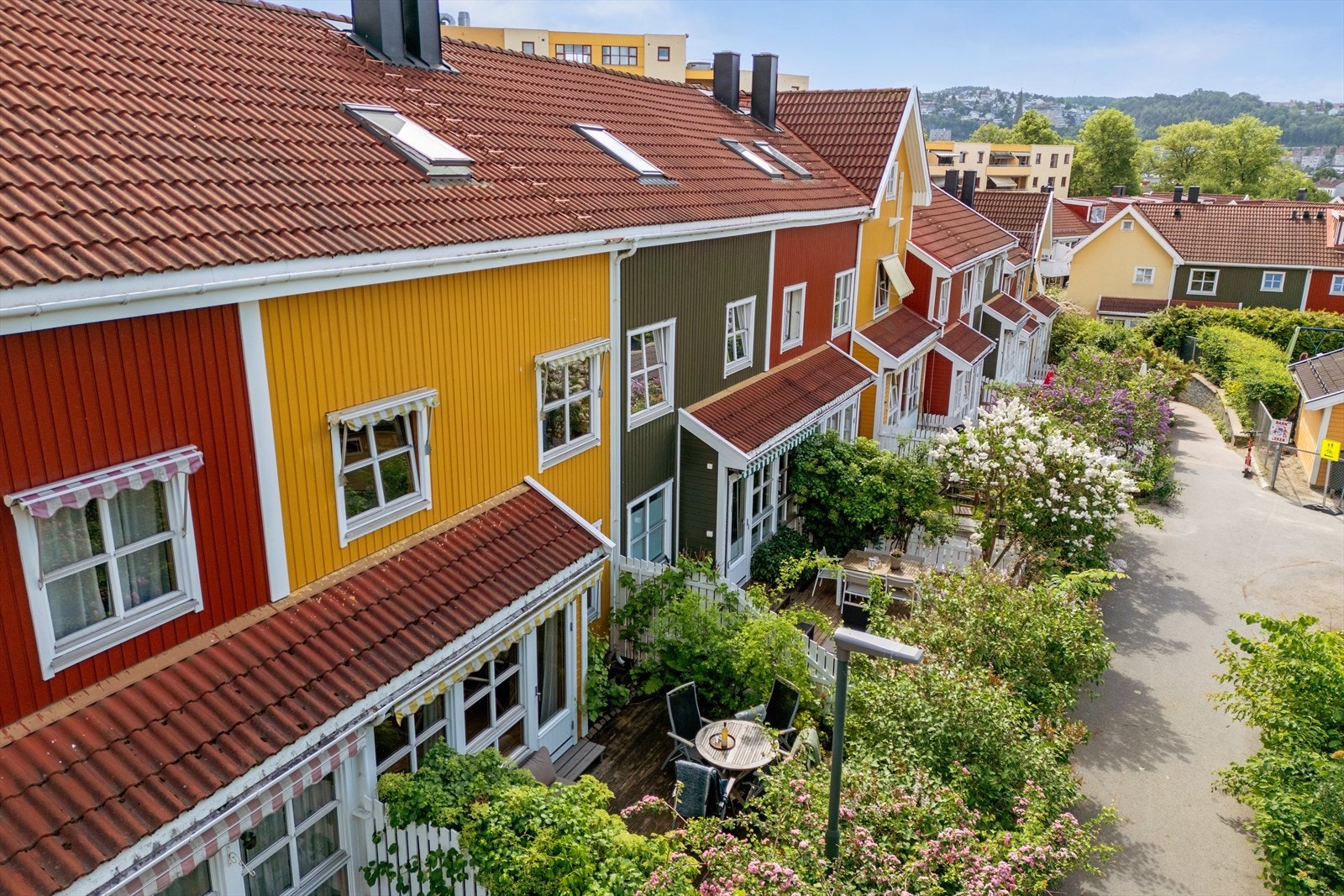 Det er bilfri gangvei til barnehager, barneskole og ungdomskole. Galleribilde