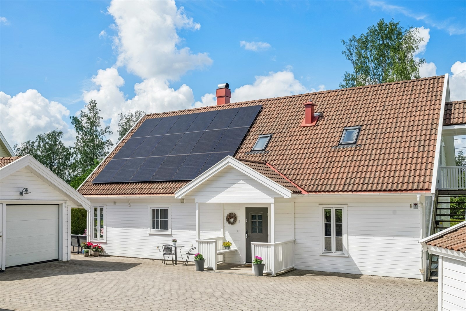 Huset fikk montert solcellepanel på taket i 2023. Galleribilde