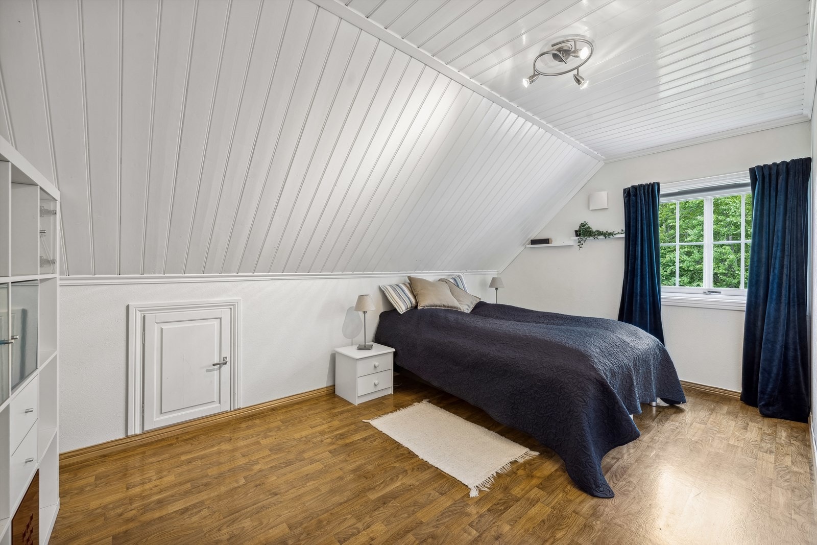 Soverom utleiedel i andre etasje. Galleribilde