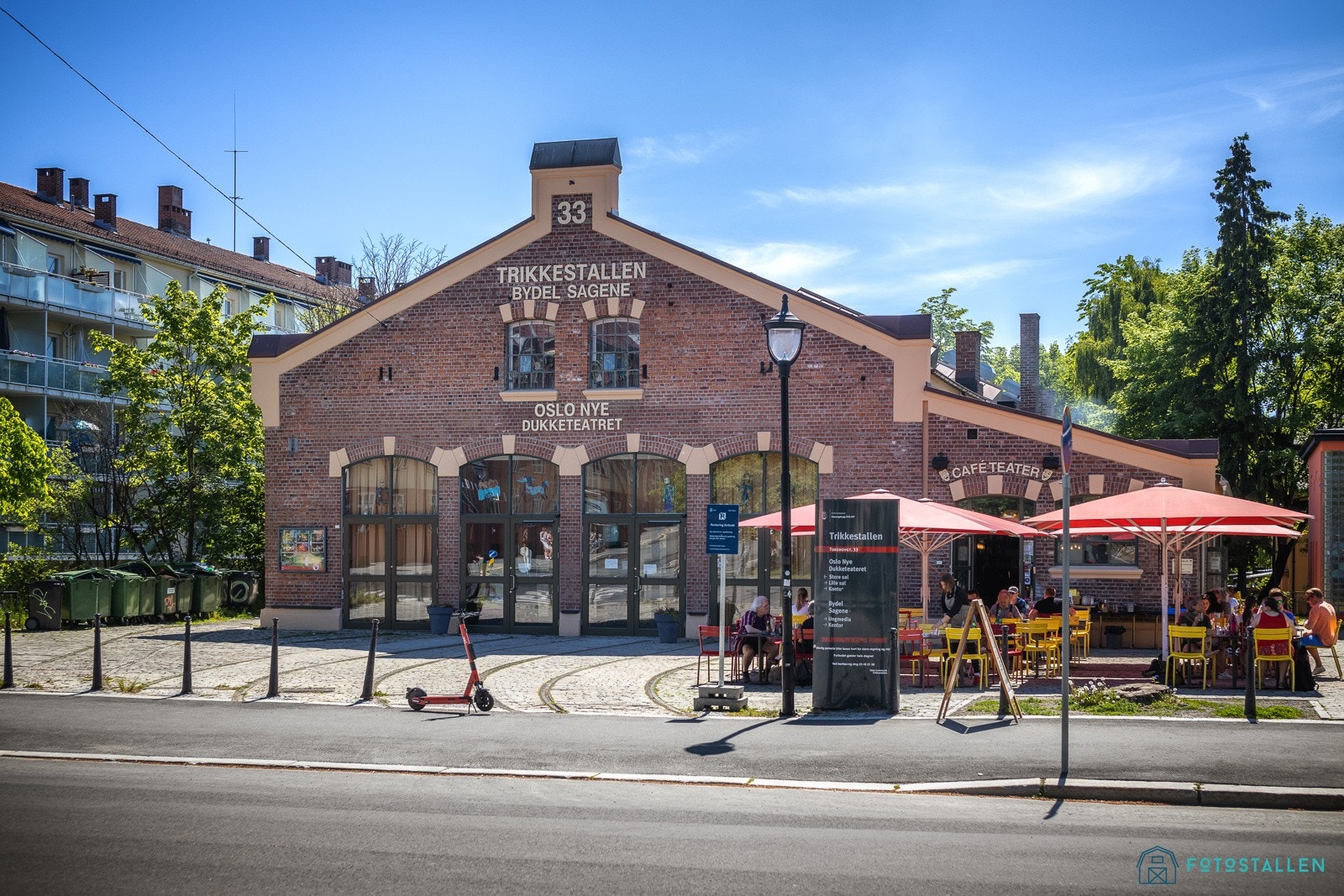 Flere restauranter og kaféer i områder. Galleribilde