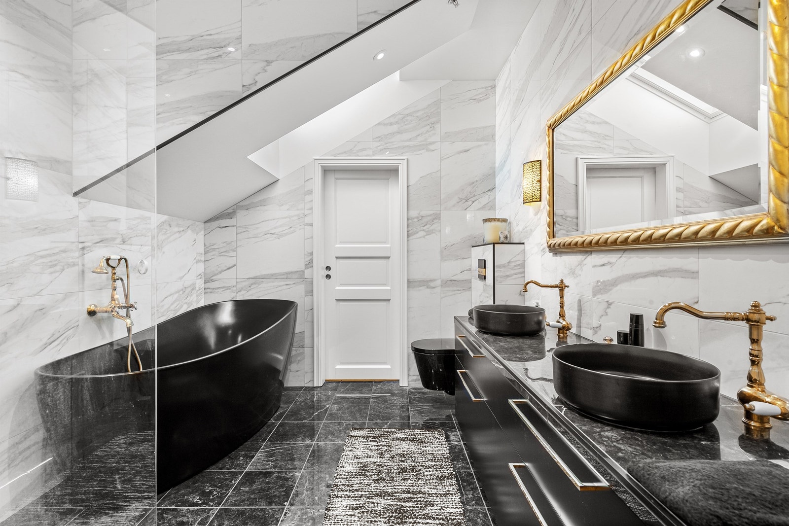 Lekkert flislagt hovedbad Galleribilde