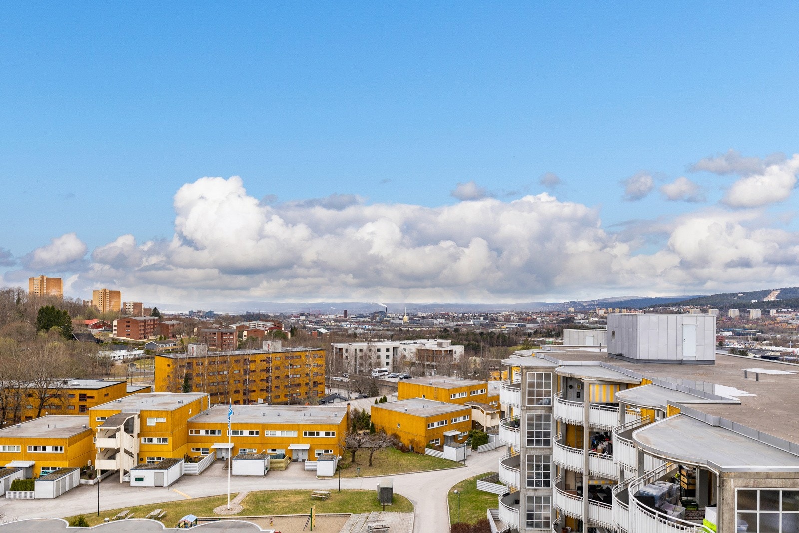 Utsikt fra balkong. Galleribilde