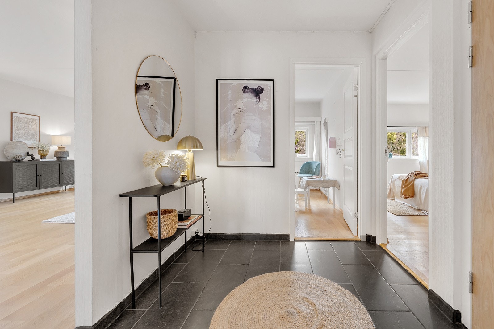 Fra gangen er det videre adkomst til bad og toalett. Galleribilde