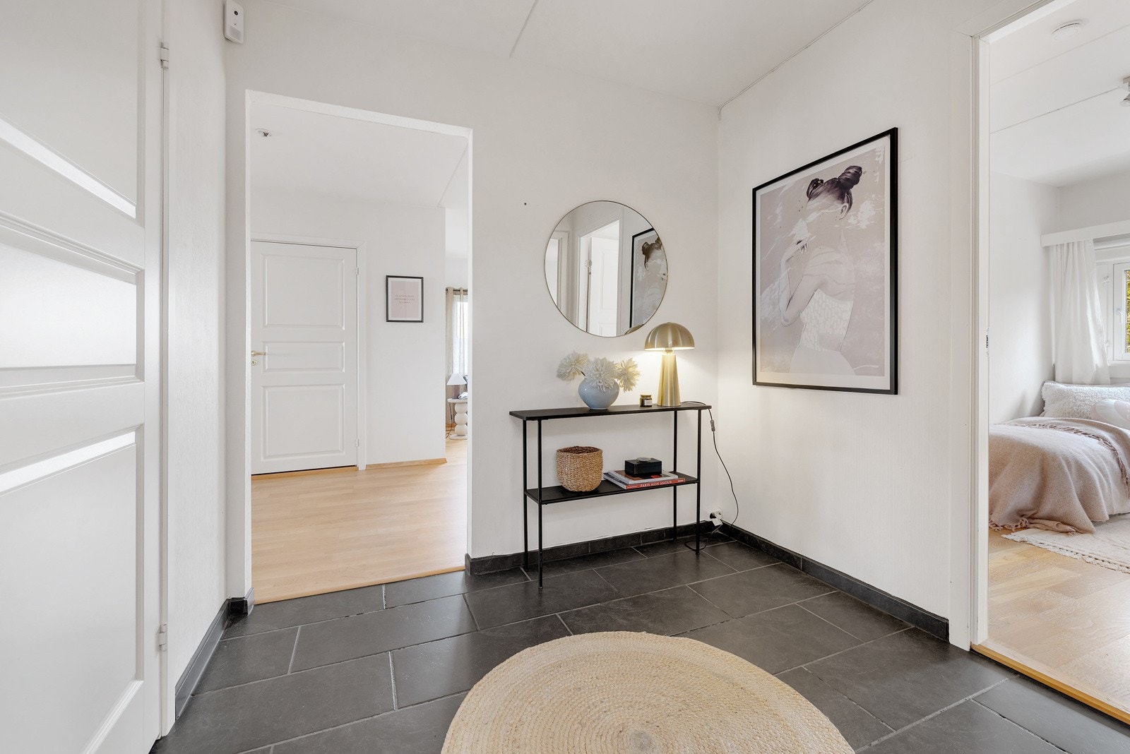 Det er god plass til garderobeskap her. Galleribilde