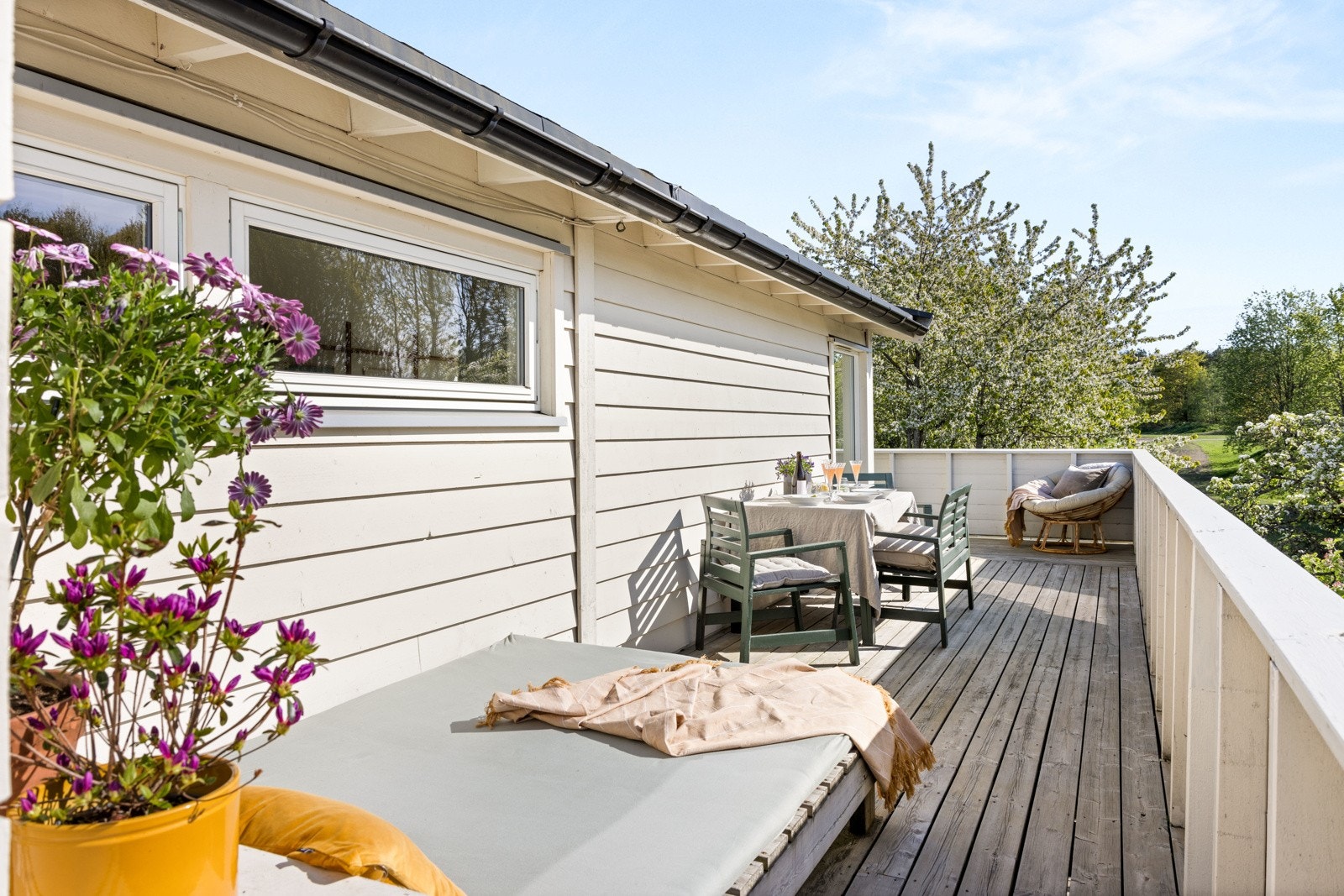 Her kan du sove uforstyrret og trygt under åpen himmel året rundt! Galleribilde