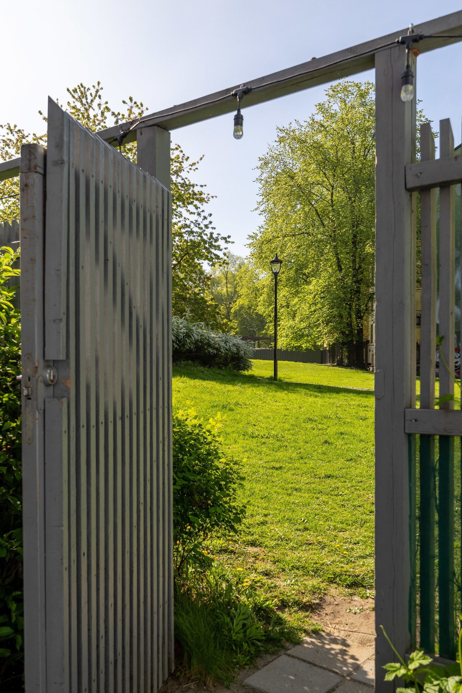Fra bakgården er det direkte tilkomst til parkområde. Galleribilde