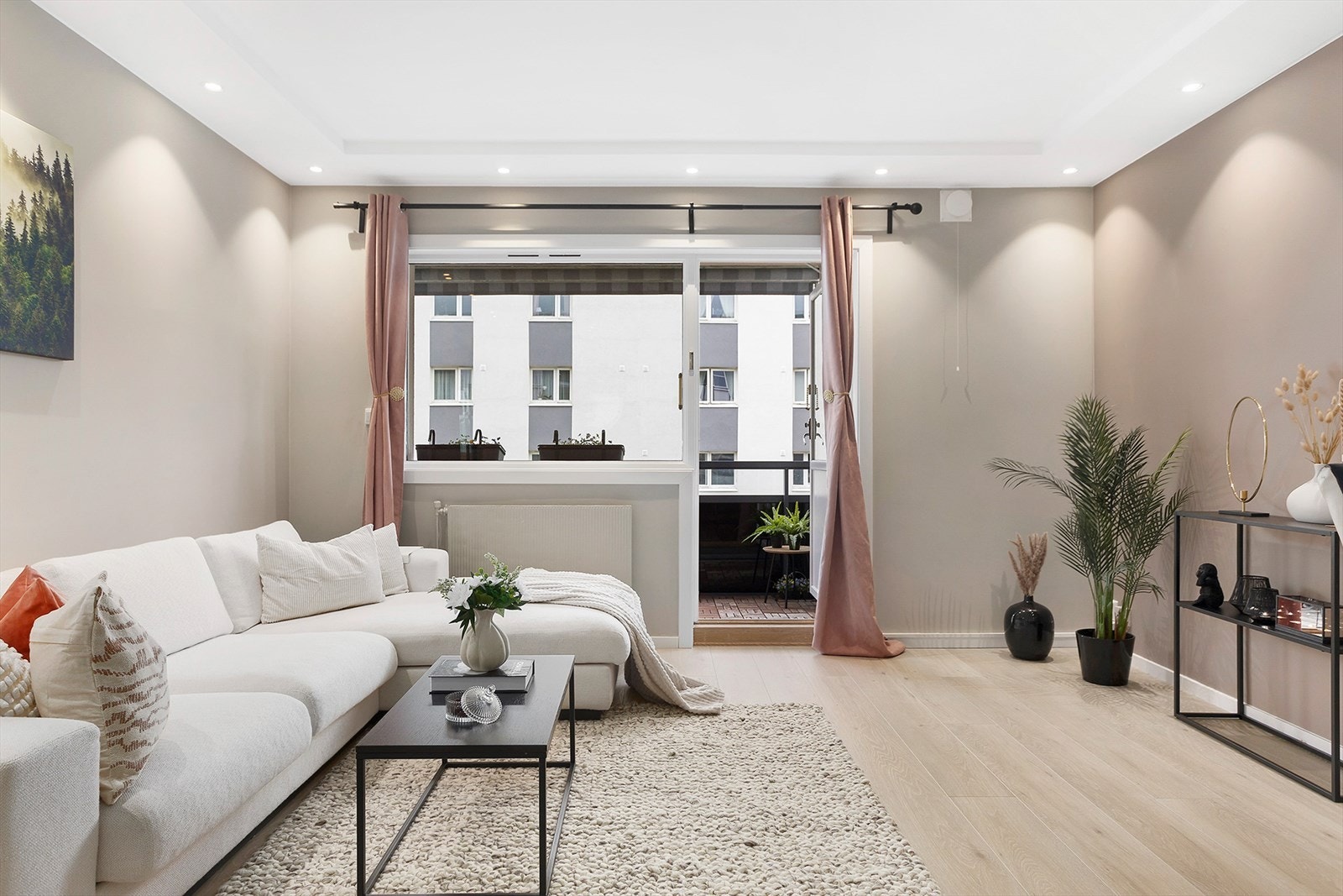 Mikael Ufuk Gøkoglu v/EiendomsMegler 1 har gleden av å presentere Libakkfaret 2A. Galleribilde