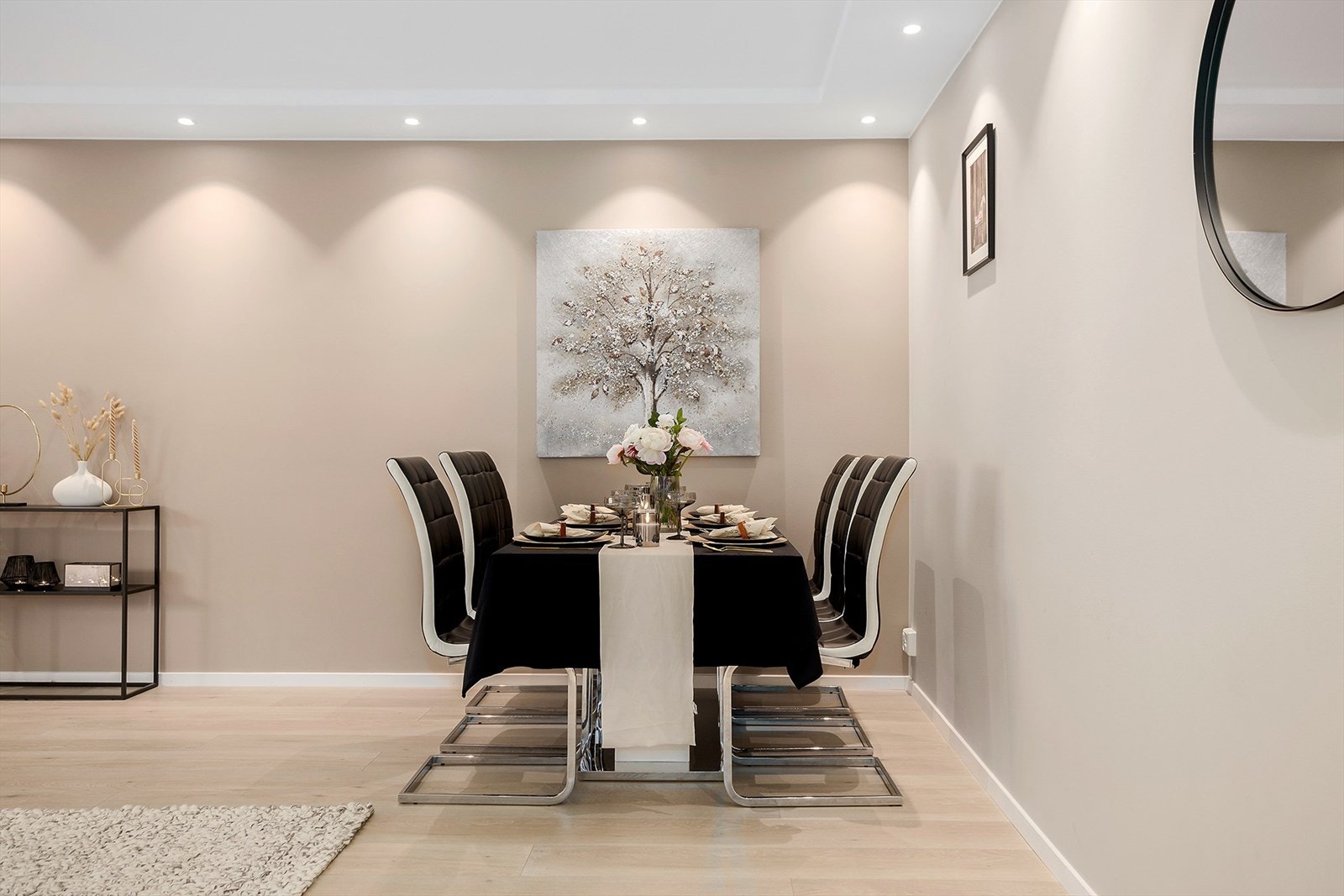 Her kan du enkelt invitere over gjester til et hyggelig måltid. Galleribilde