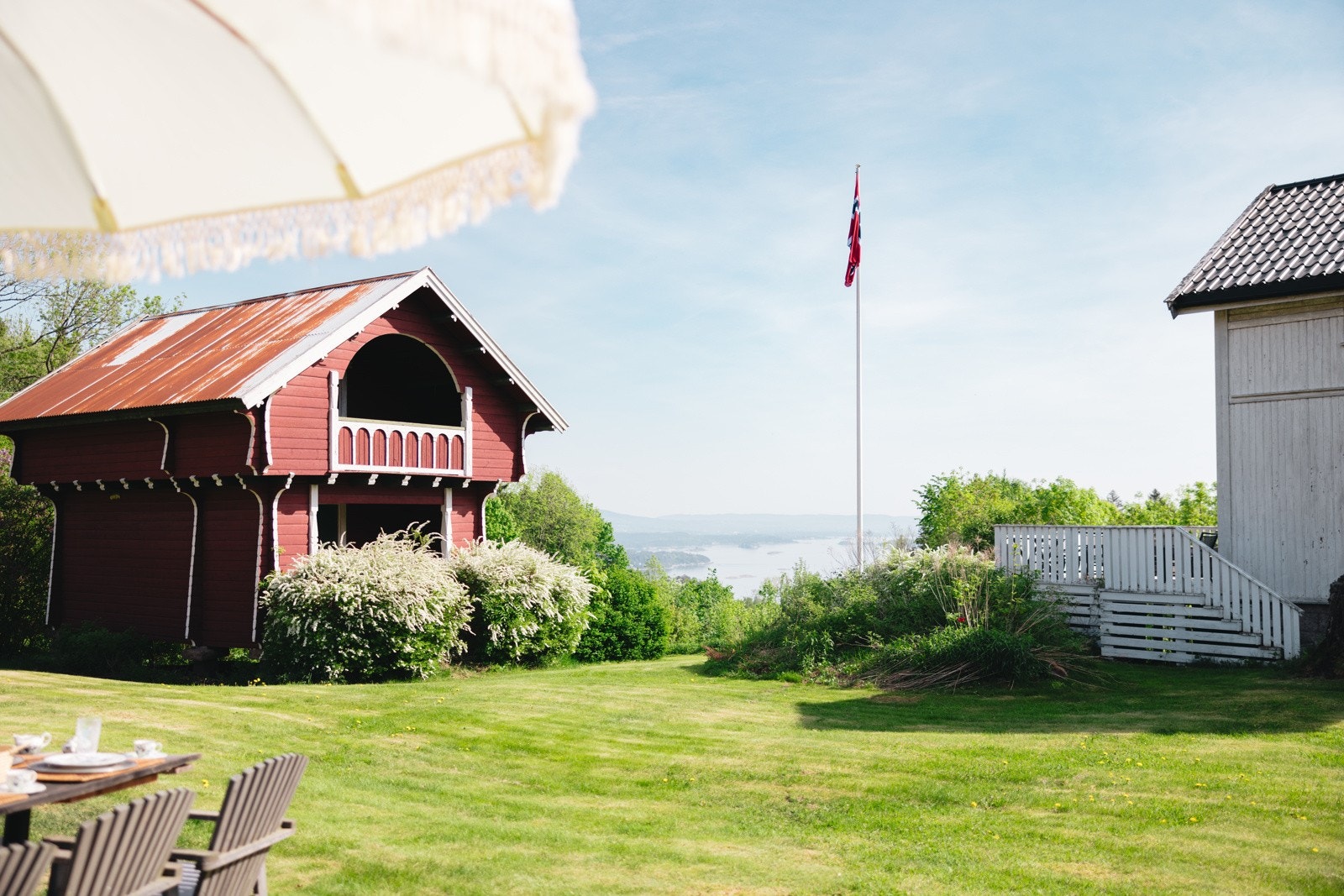 Solforholdene her er enestående, og det er sjelden at slike sjarmfulle landbrukseiendommer med en så sentral beliggenhet som denne blir tilgjengelige på det åpne markedet Galleribilde