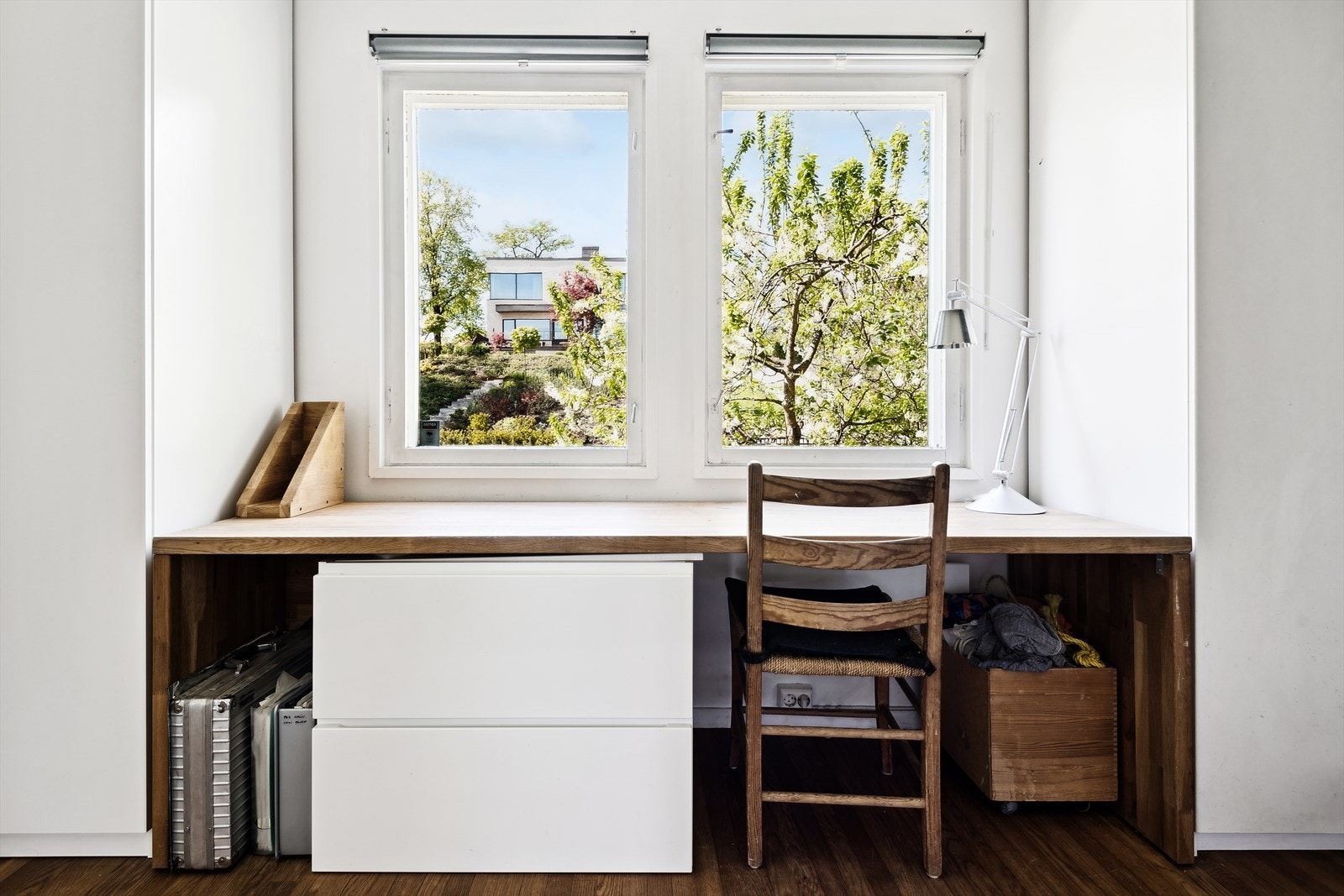 Praktisk kontorplass i soverom I Galleribilde