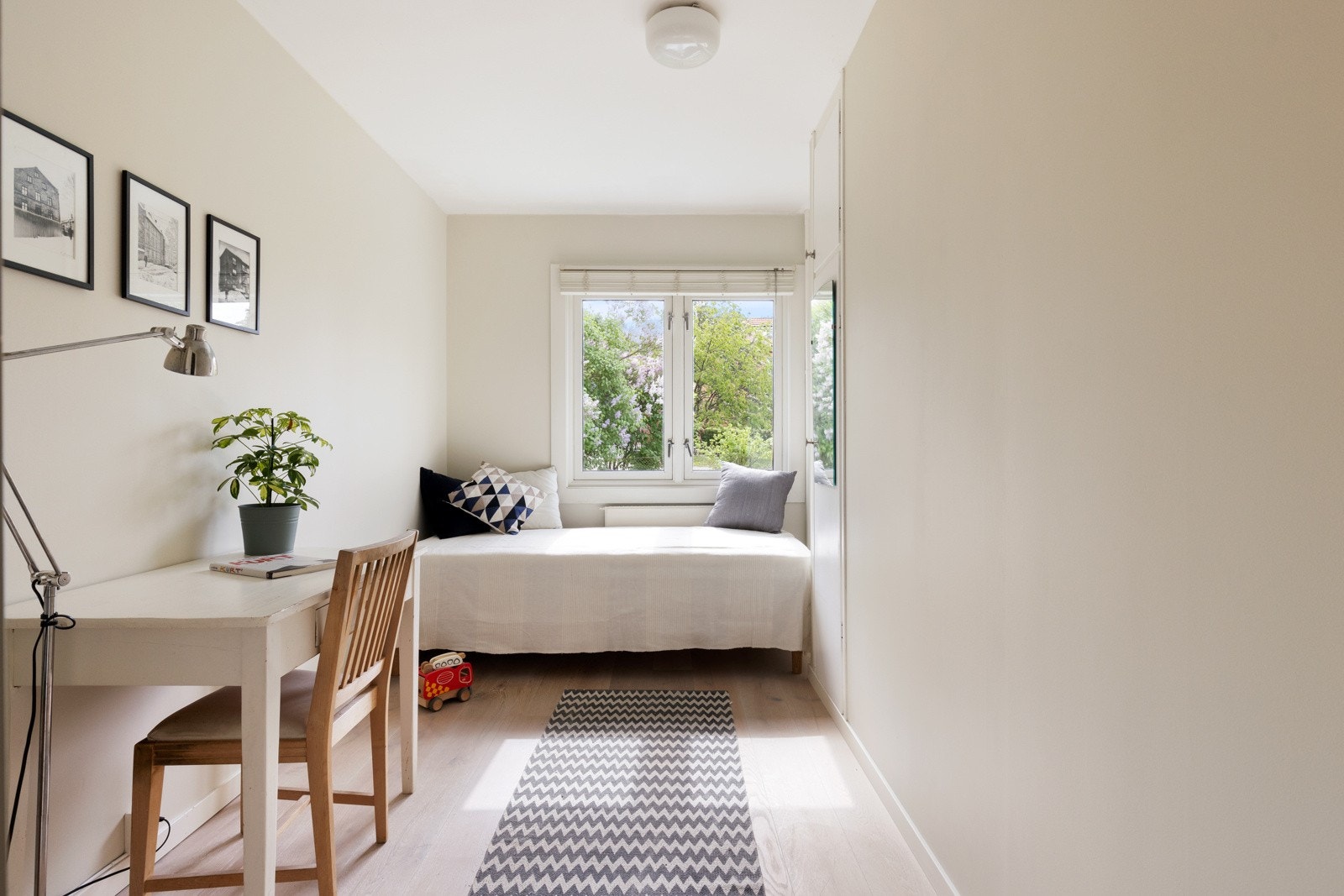 Soverom 2 egner seg ypperlig som for eksempel barnerom, gjesteværelse eller kontor. Galleribilde