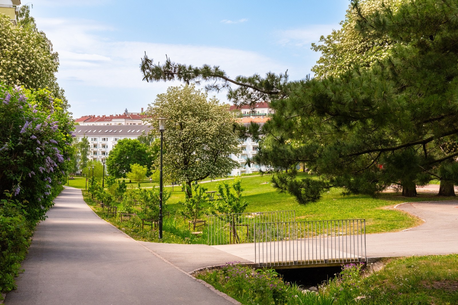 Området byr på godt kollektivtilbud. Galleribilde