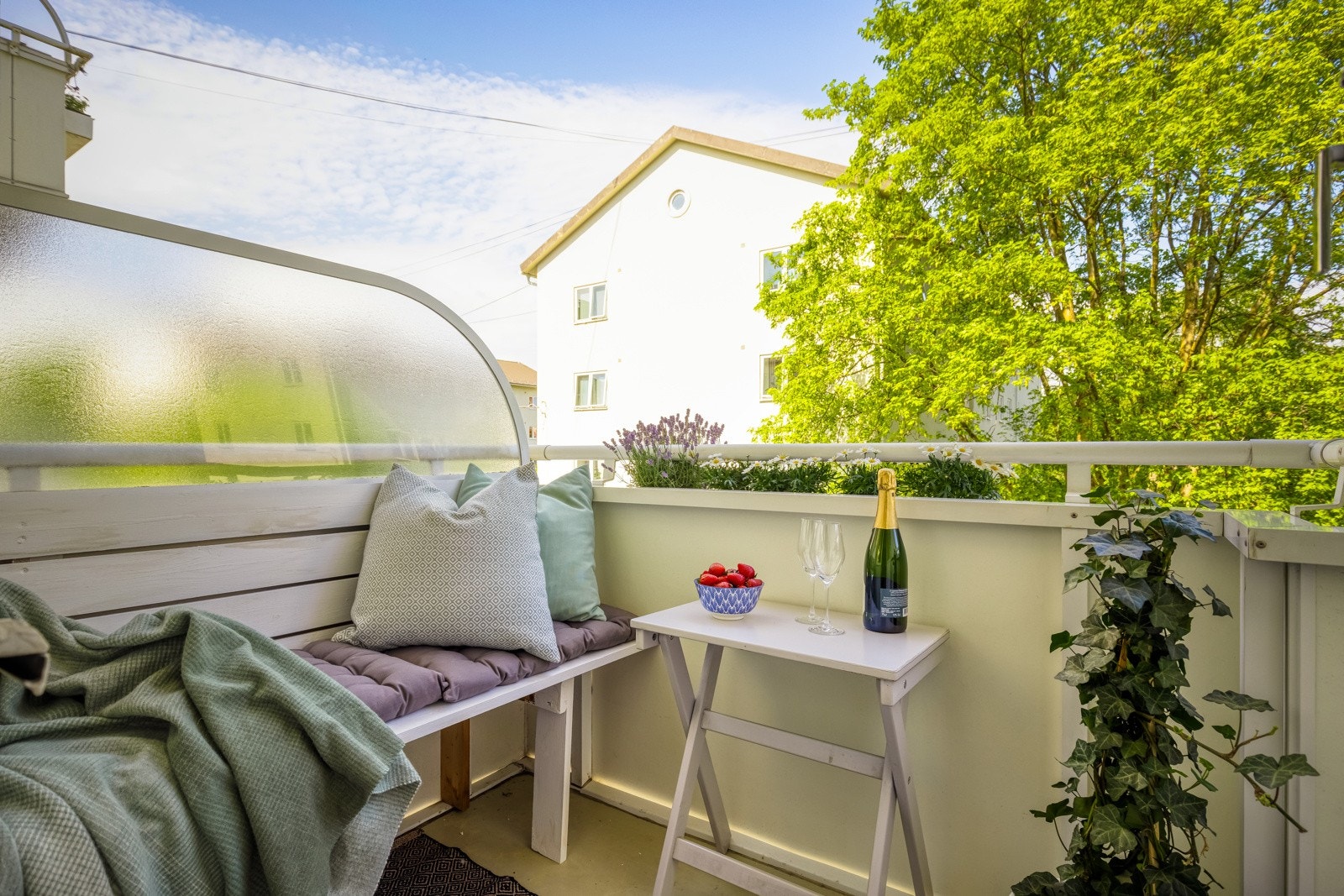 Balkongen har hyggelig utsikt. Galleribilde