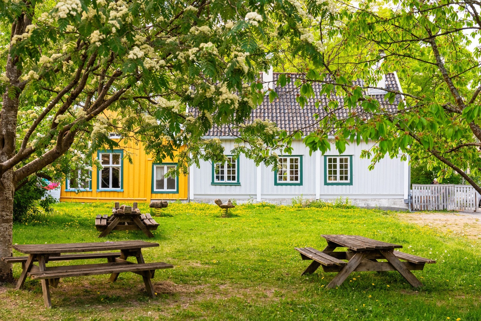 Det er et aktivt naboskap med egen bakgårdkomite. Galleribilde