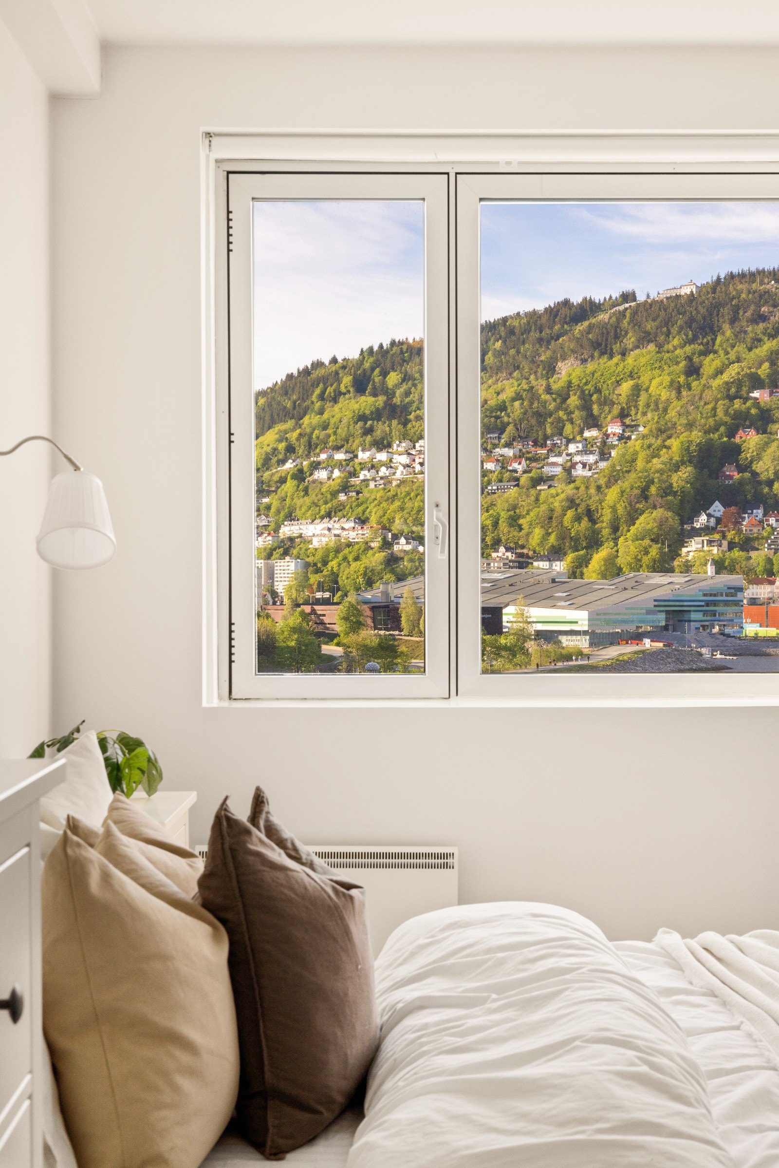 Bli bedre kjent med leiligheten ved å se boligvideo, klikk på "video-ikon" på førstesiden i Finnannonsen. Galleribilde