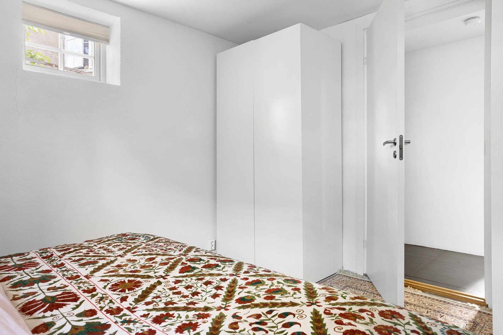 Det er plass til garderobeløsning. Galleribilde