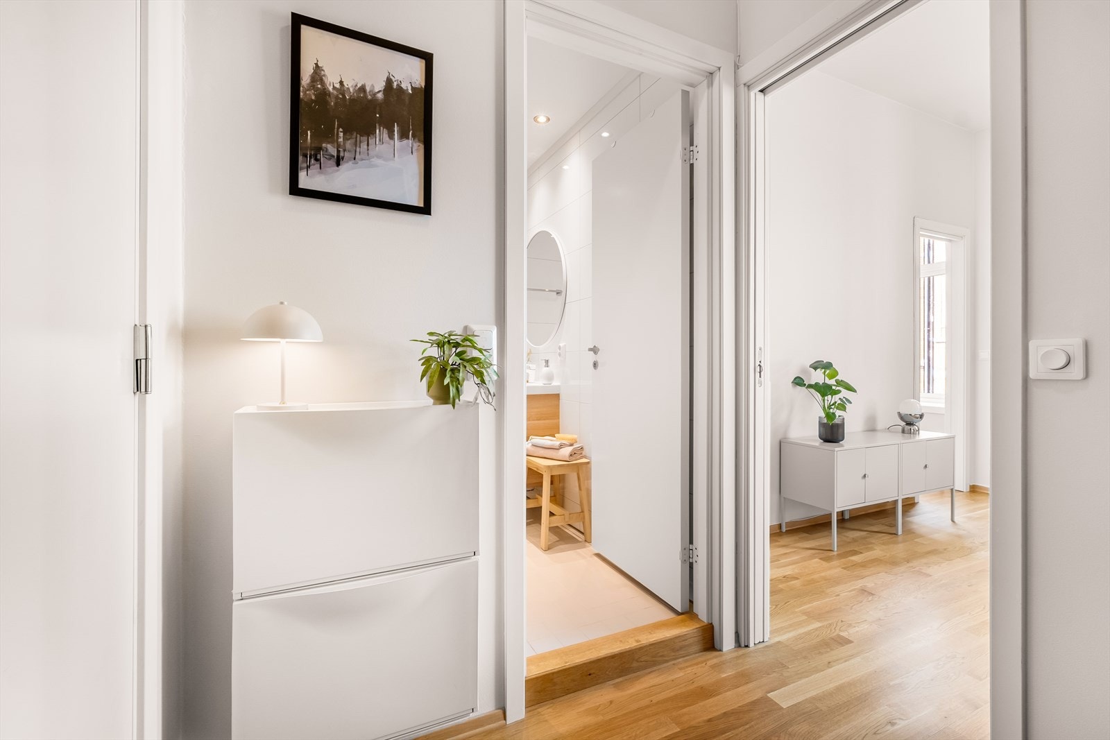 Fra gangen er det adkomst til badet. Galleribilde