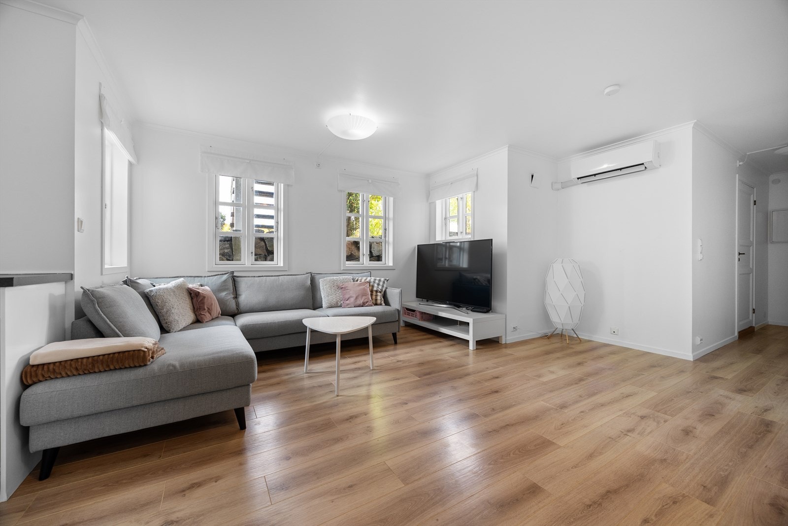 Kjeller: Stue/kjøkken Galleribilde