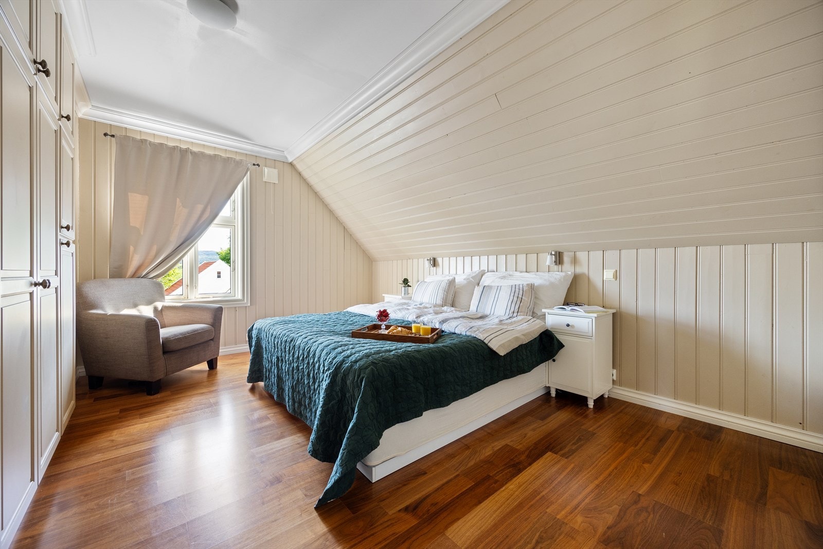 2. etg.: Soverom 1 Galleribilde