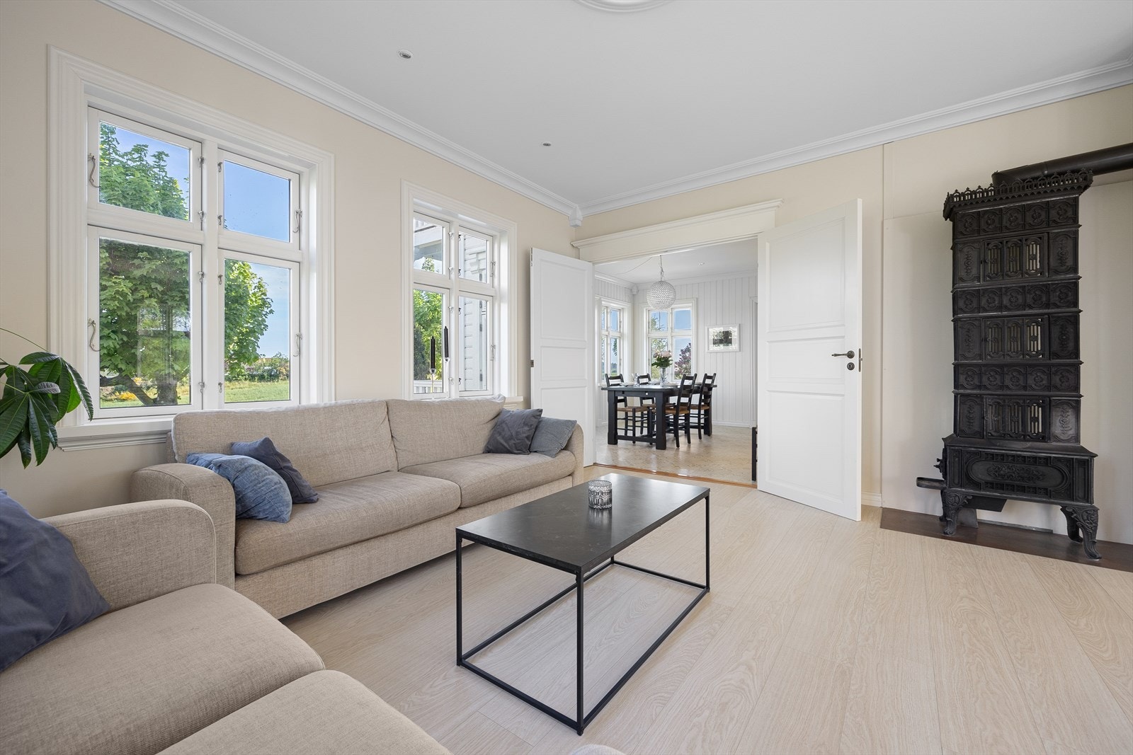 1. etg.: Stue Galleribilde