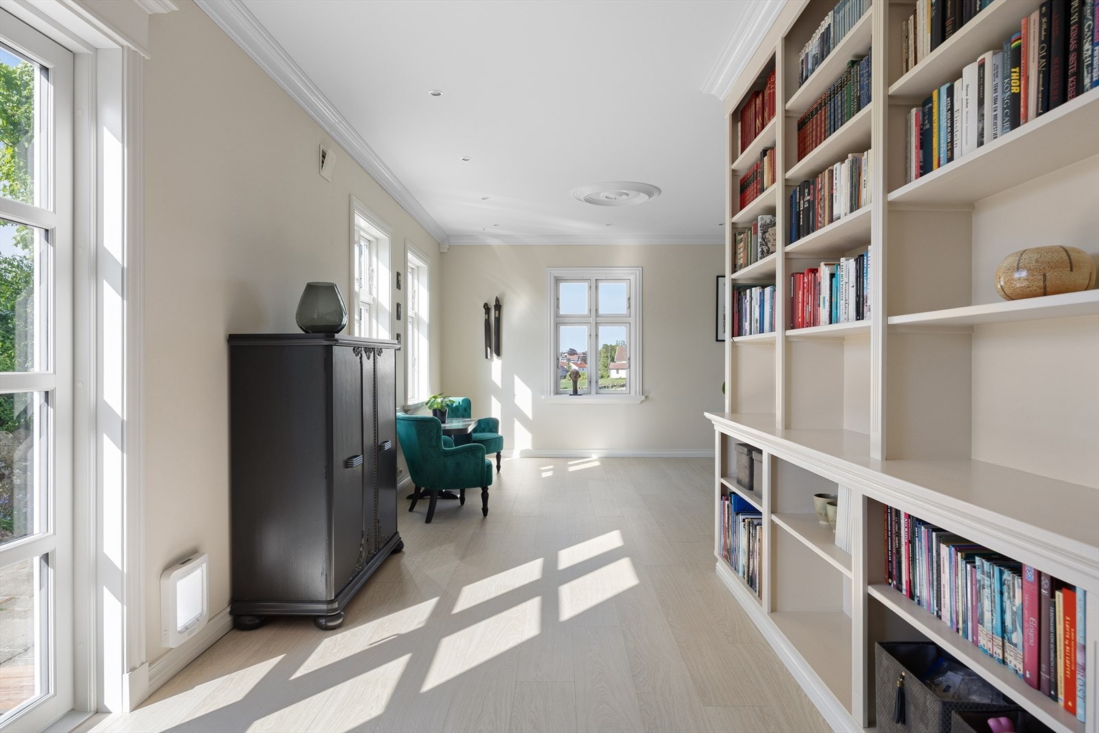 1. etg.: Stue Galleribilde